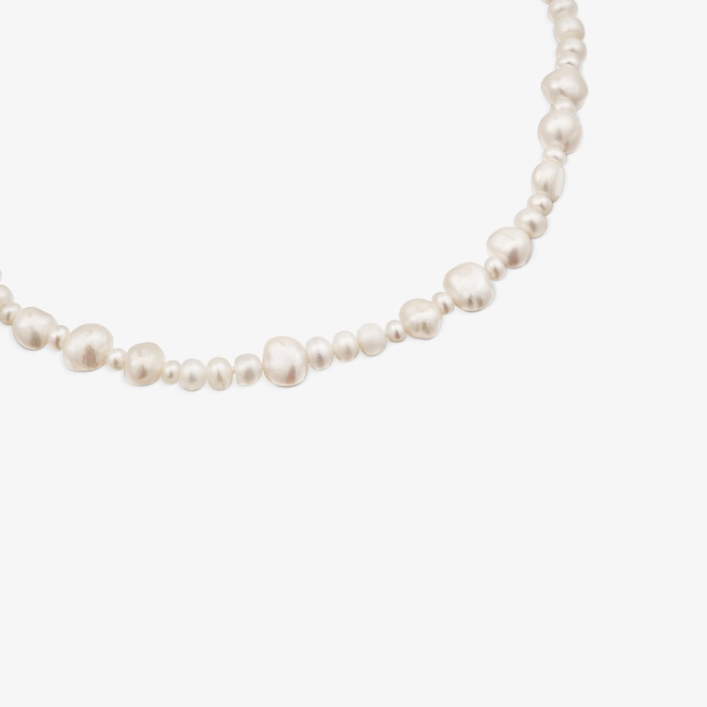 Stř&iacute;brn&yacute; N&aacute;hrdeln&iacute;k Sweet Dolls s&nbsp;velk&yacute;mi uměle vypěstovan&yacute;mi perlami