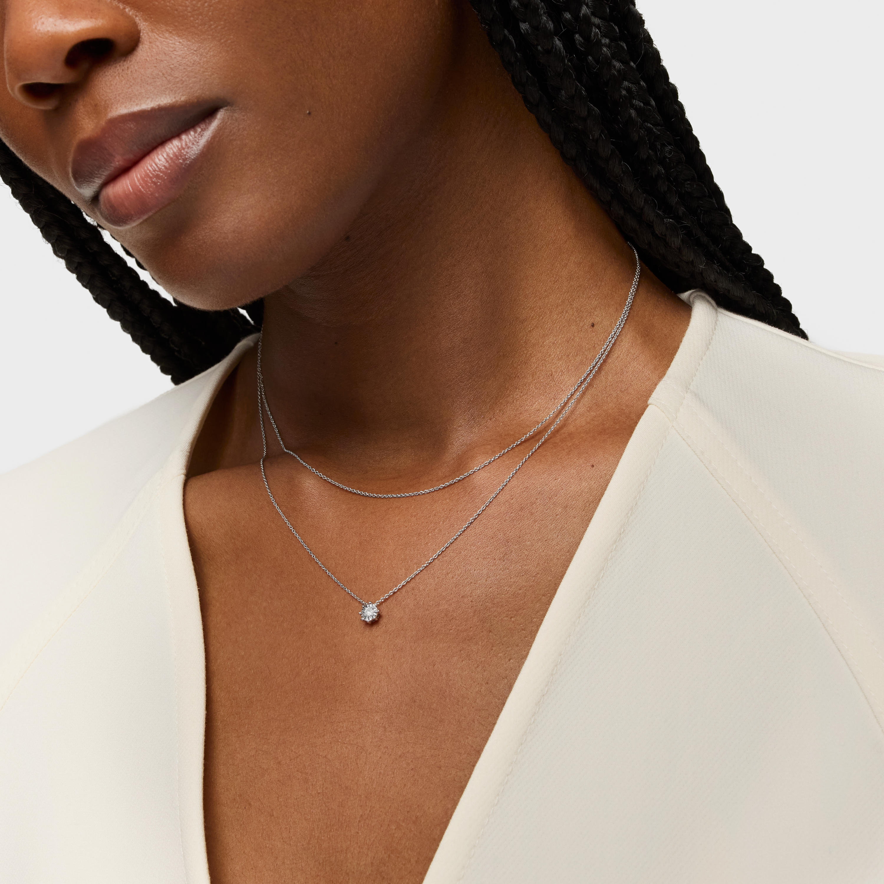 Short rosette Necklace in 18K white gold with 0.10 ct diamond Les Classiques