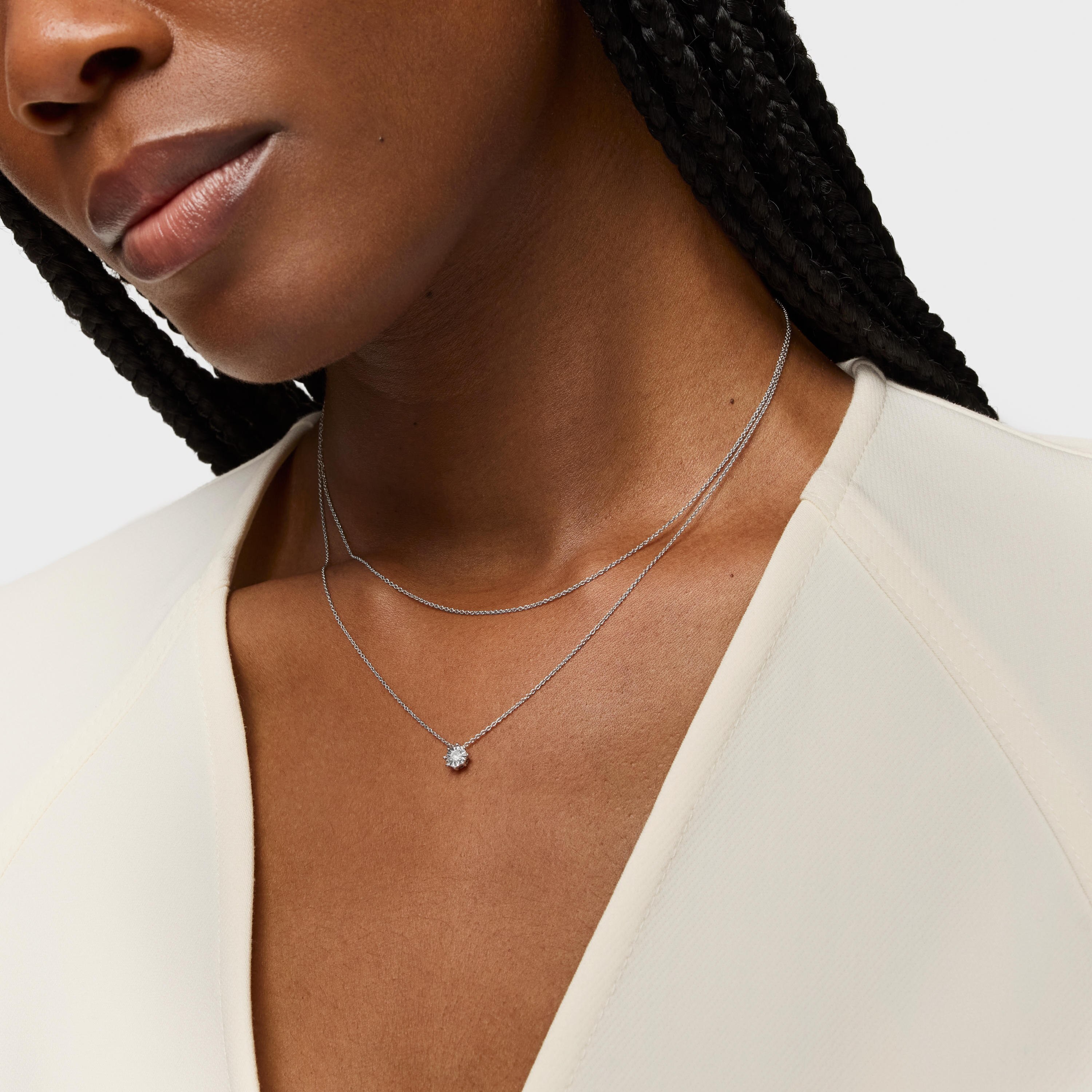 Short rosette Necklace in white gold with 0.10 ct diamond Les Classiques