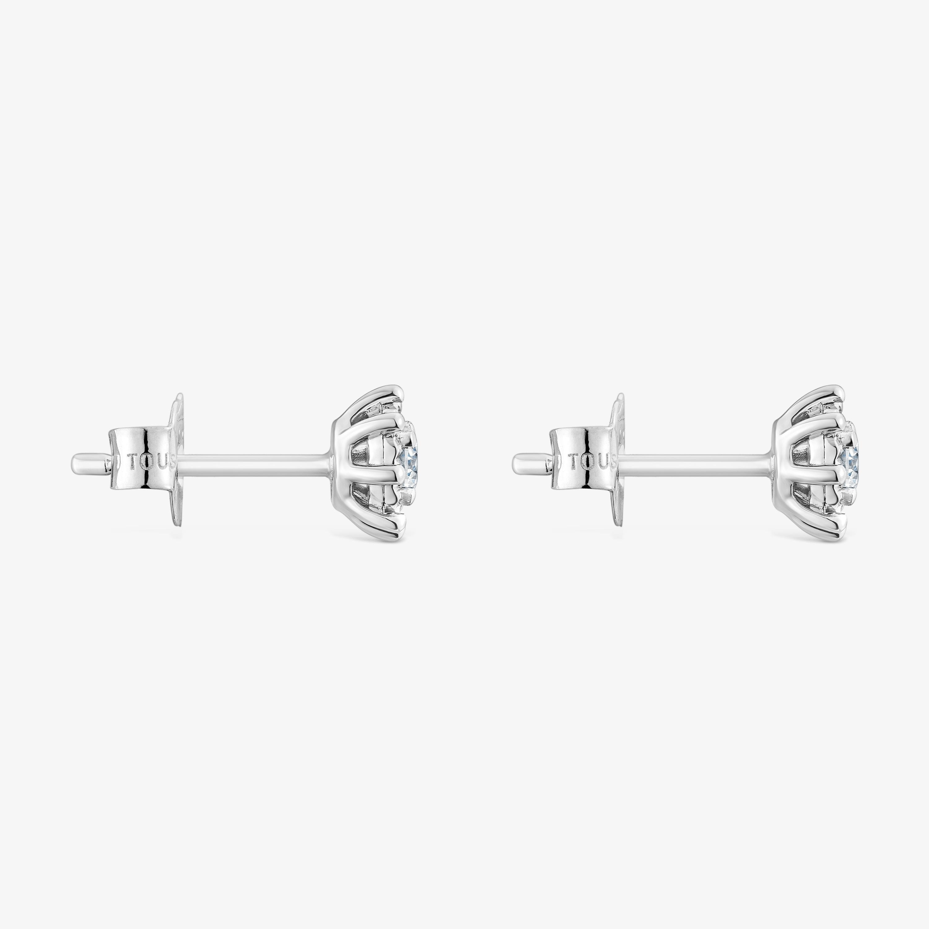 Small Earrings in 18K white gold with ct diamonds Les Classiques