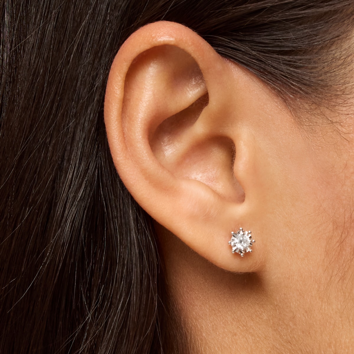 Small Earrings in white gold with 0,30 ct diamonds Les Classiques