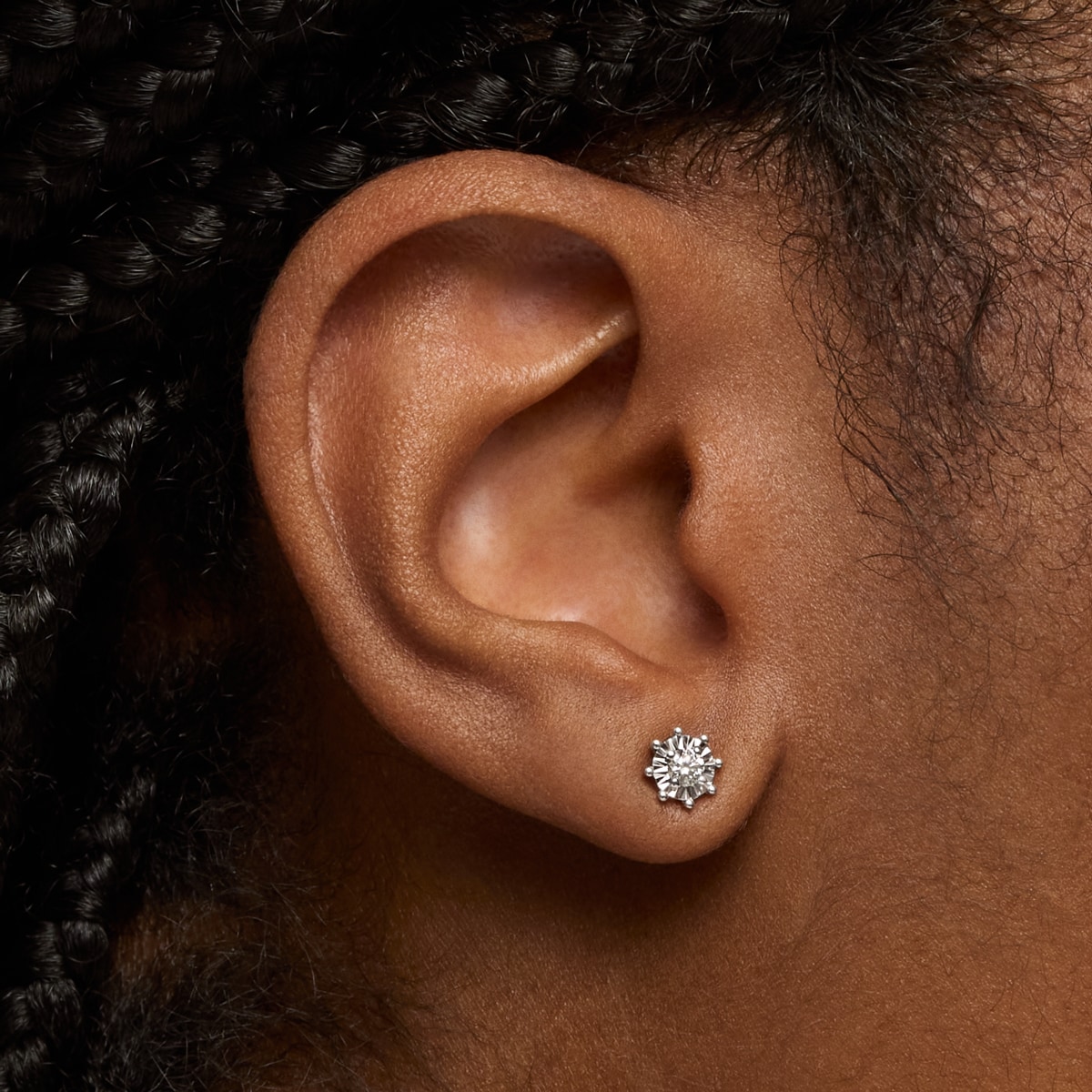 Small Earrings in white gold with 0,20 ct diamonds Les Classiques