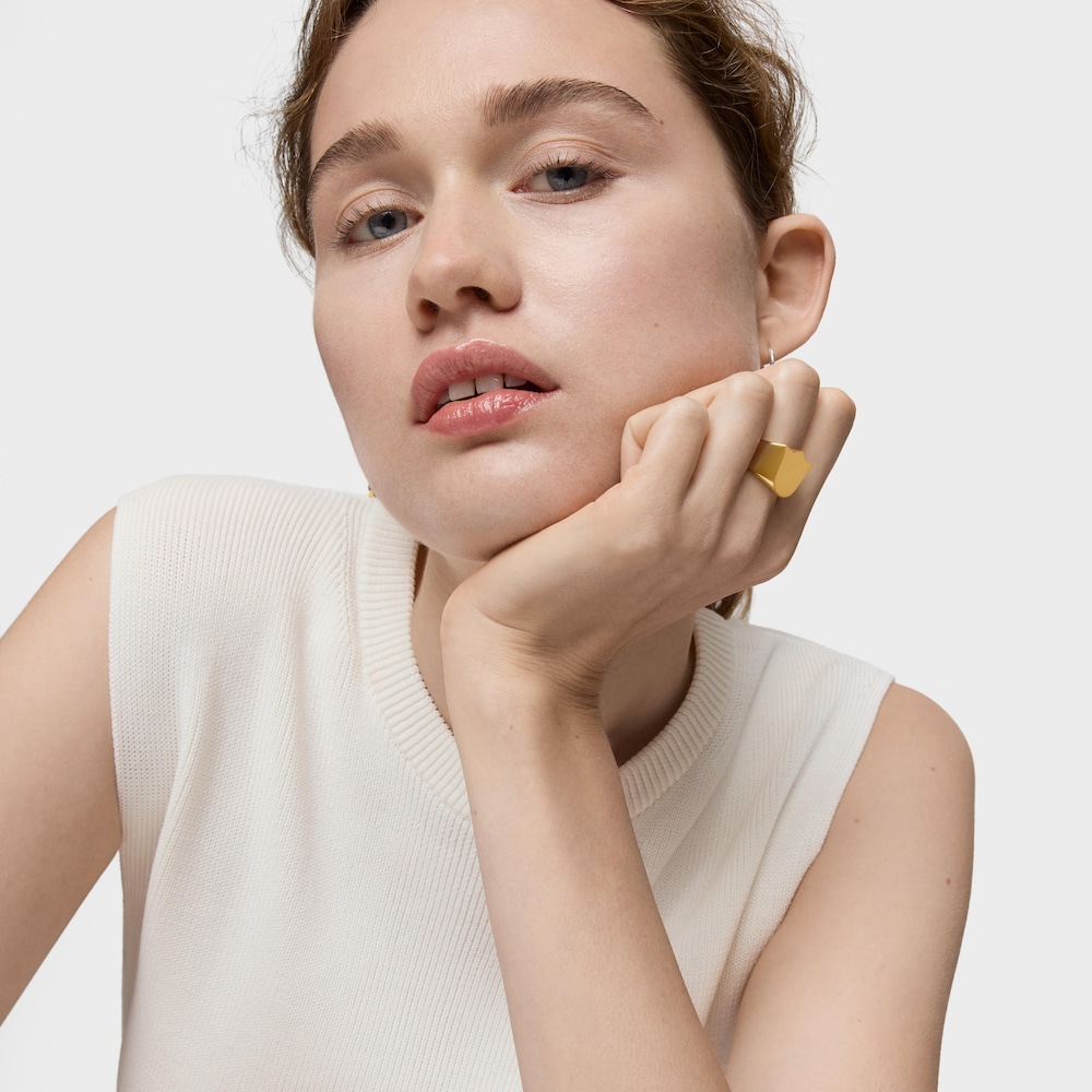 Pečatn&yacute; prsteň s&nbsp;tulip&aacute;nom s&nbsp;18&nbsp;kt pozl&aacute;ten&iacute;m na striebre Sweet Dolls