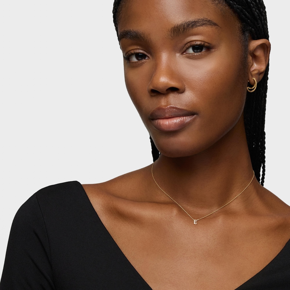 Collana corta in oro e diamanti da 0,05&nbsp;ct lettera E Alphabet