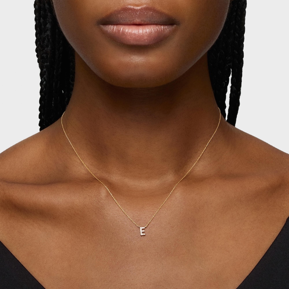 Collana corta in oro e diamanti da 0,05&nbsp;ct lettera E Alphabet