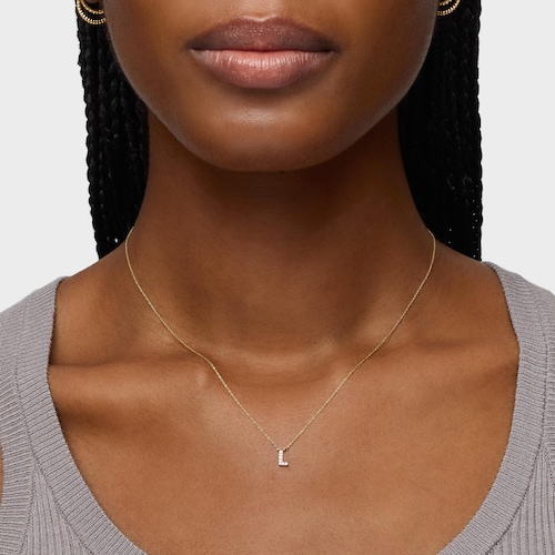 Collar corto de oro y 0,05 ct de diamantes letra L Alphabet
