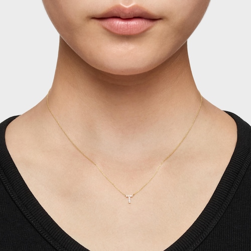 Collar corto de oro y 0,05 ct de diamantes letra T Alphabet