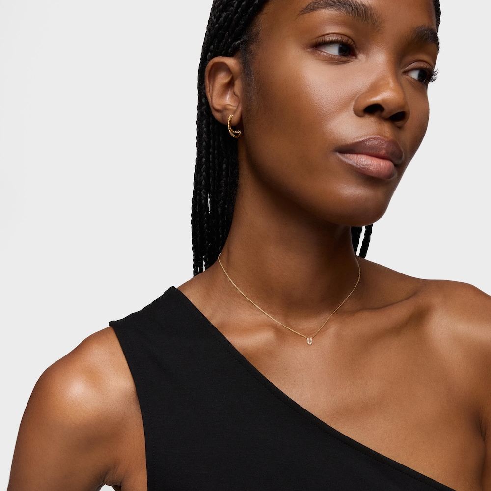 Kr&aacute;tky zlat&yacute; N&aacute;hrdeln&iacute;k s&nbsp;p&iacute;smenom U s&nbsp;0,05&nbsp;kt diamantmi Alphabet