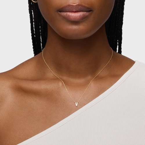 Collar corto de oro y 0,05 ct de diamantes letra V Alphabet