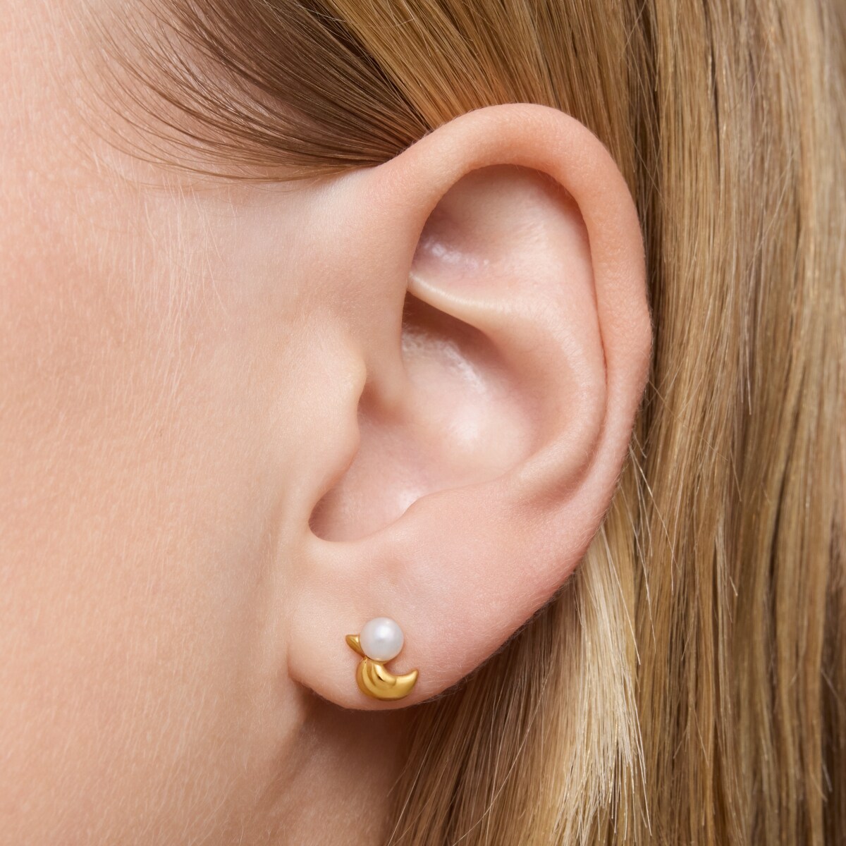 18kt gold plating over silver set of Earrings with duck motif and cultured pearls Virtual Garden