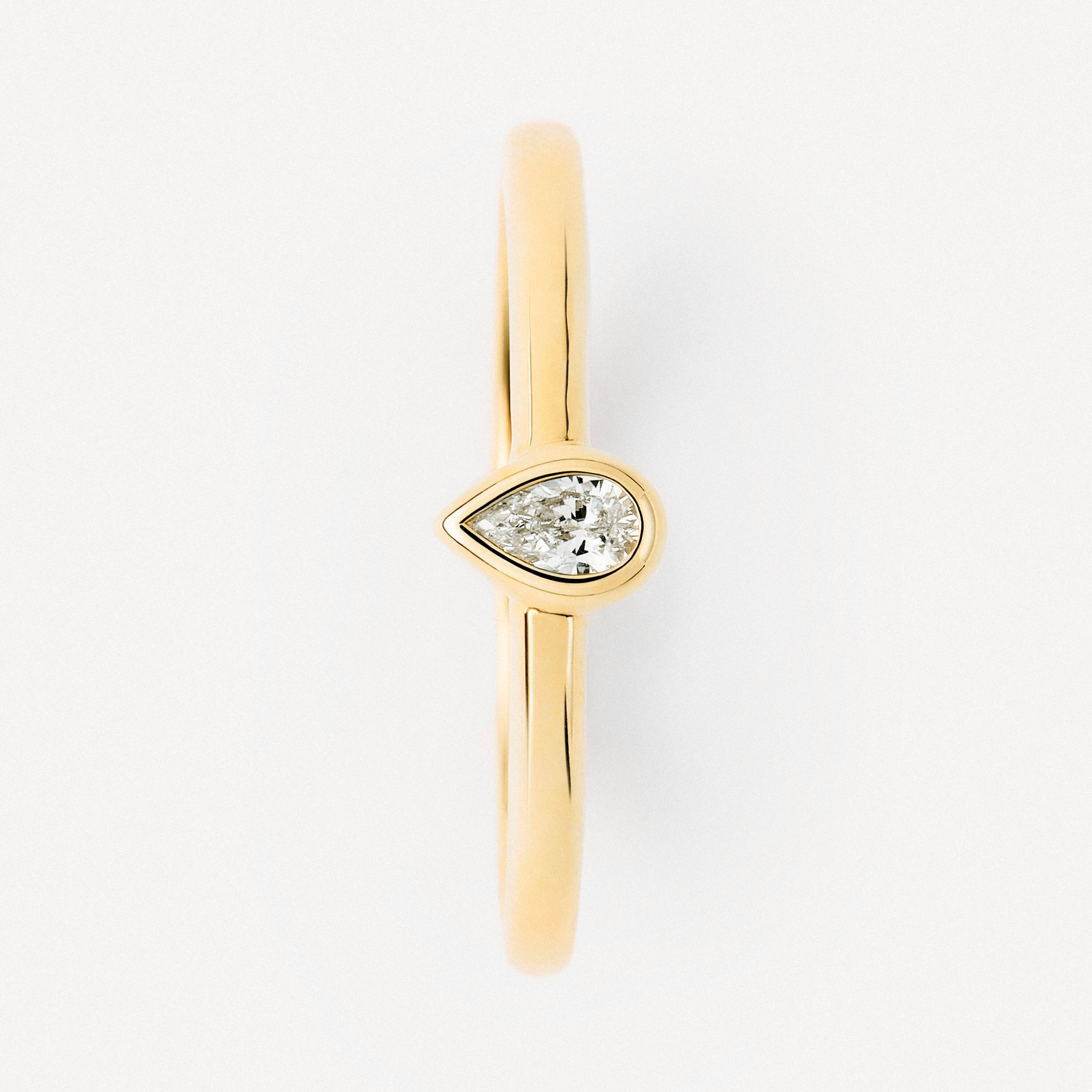 Gold Ring with teardrop-cut diamond TOUS ATELIER