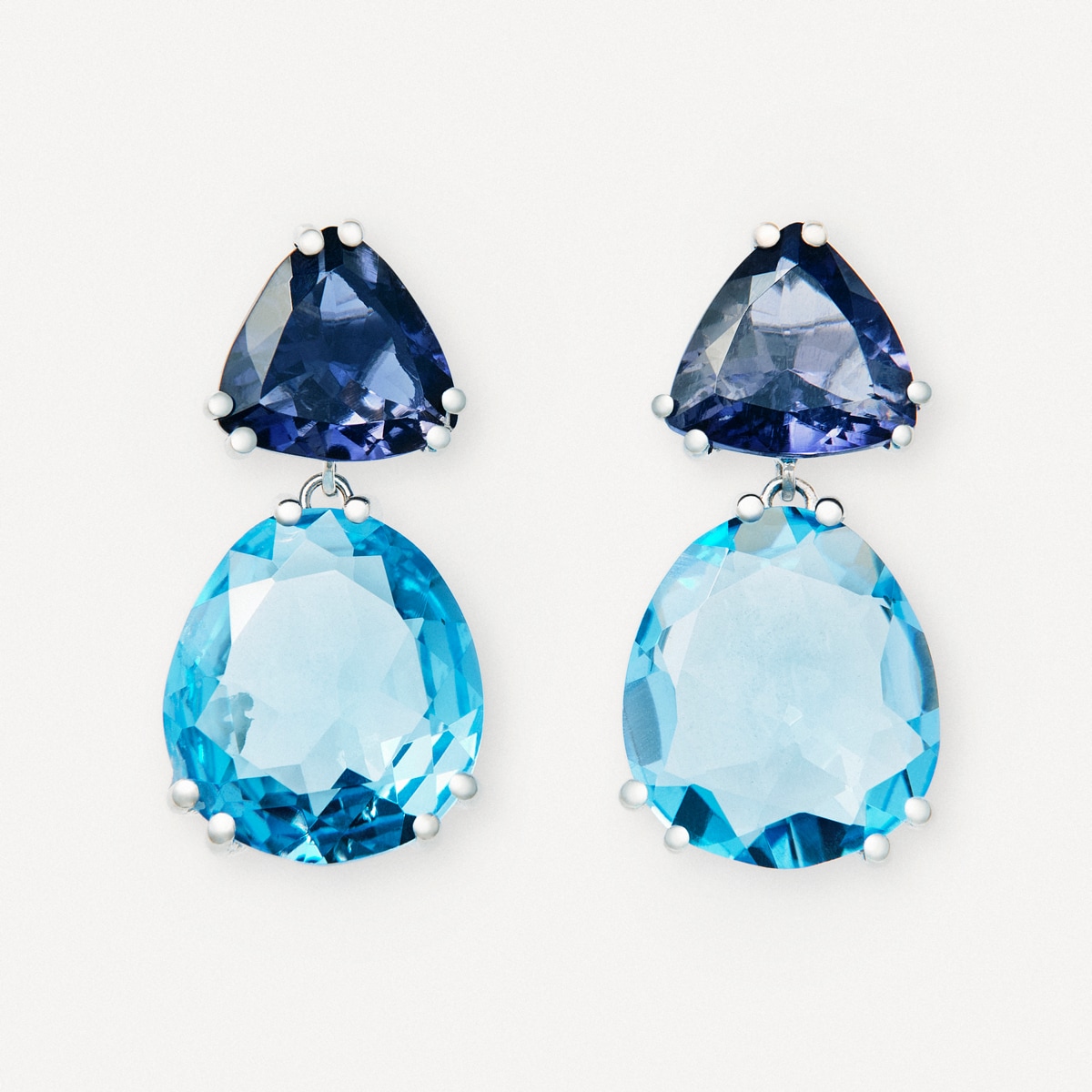 Pendientes De Oro Blanco Con Iolita Y Topacio Atelier