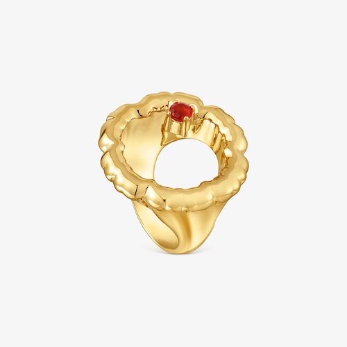 Anillo ancho con ba&ntilde;o de oro 18 kt sobre plata y detalle flor con cornalina Cachito M&iacute;o