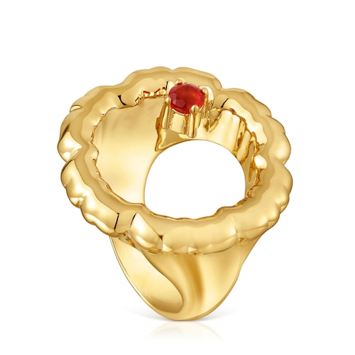 Anillo ancho con baño de oro 18 kt sobre plata y detalle flor con cornalina Cachito Mío