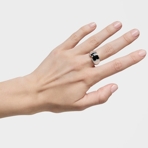 Silver Signet ring with bear motif in onyx TOUS Icon Color