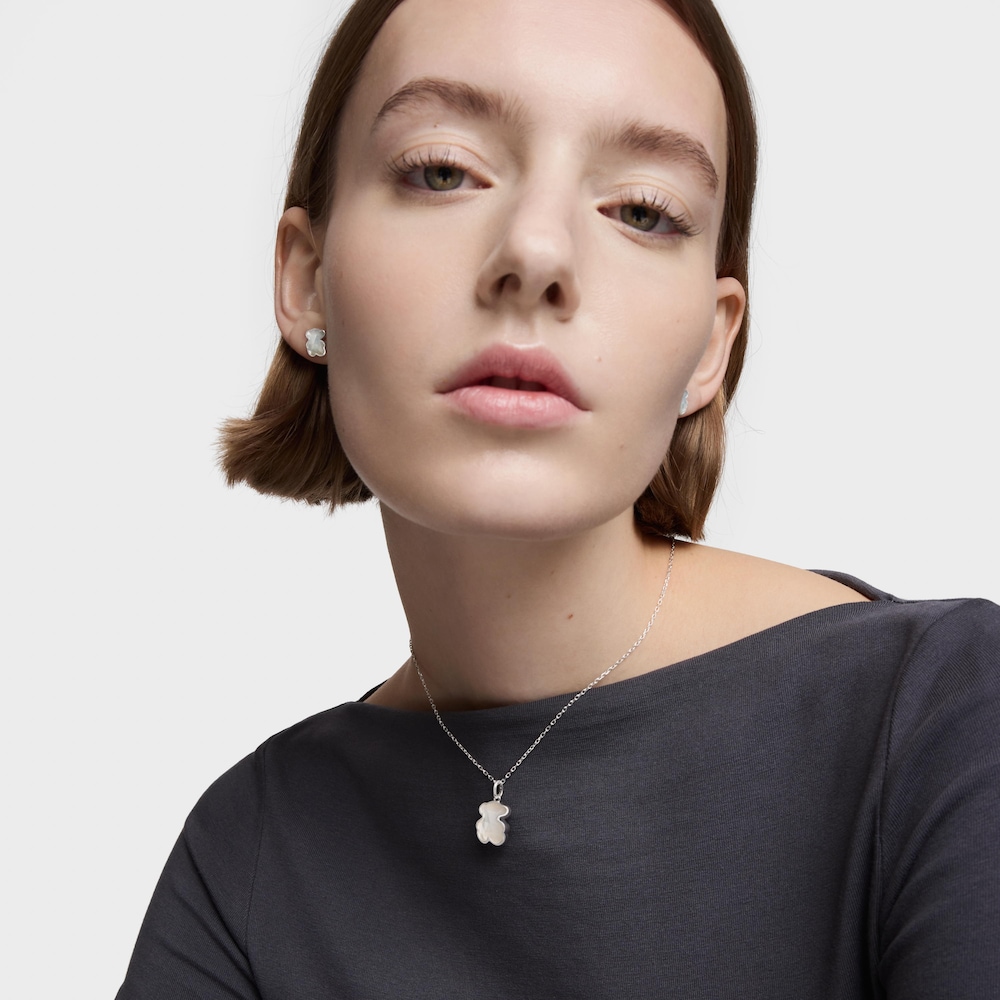 Colgante peque&ntilde;o de plata y motivo oso en n&aacute;car Icon Color