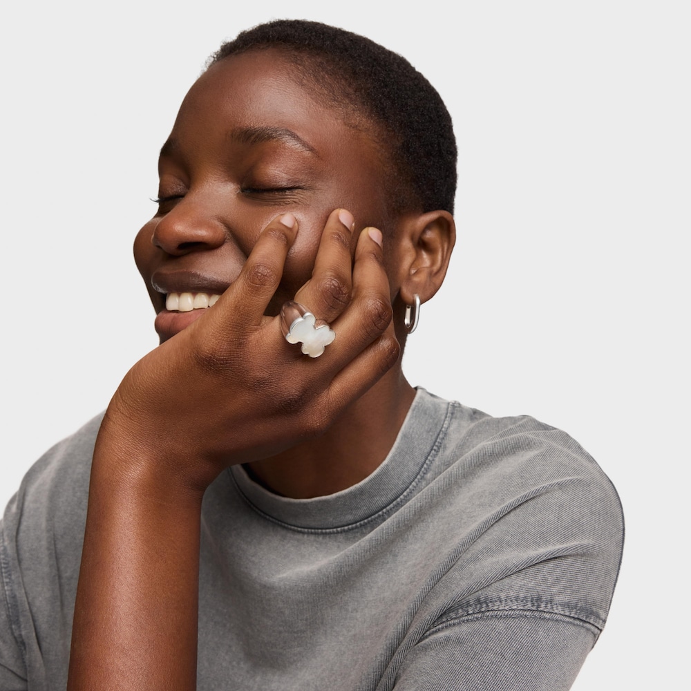 Sygnet ze srebra z motywem misia z masy perłowej TOUS Icon Color