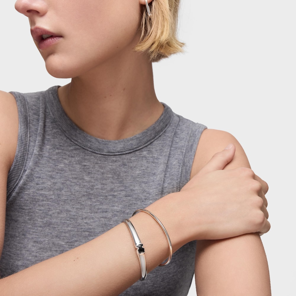 Silver Bangle with 10mm bear motif in onyx TOUS Icon Color
