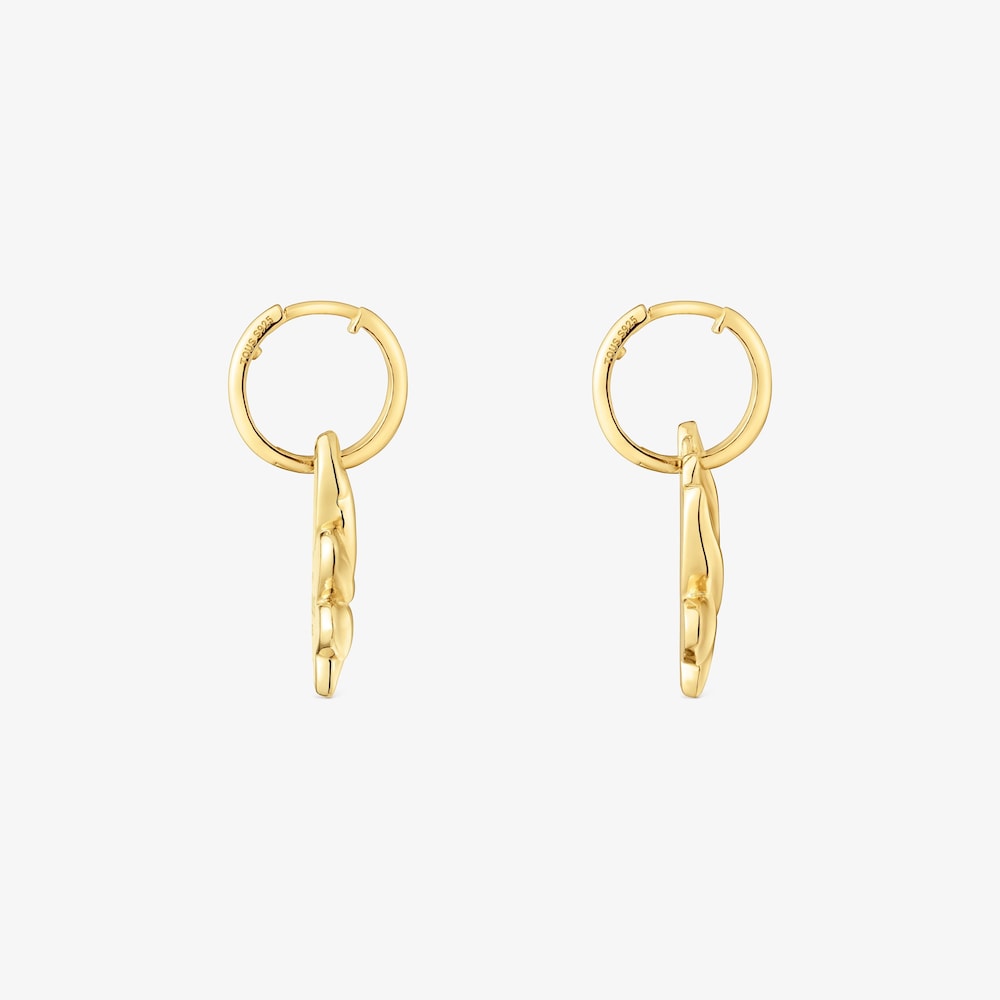 Pendientes de aro cortos con ba&ntilde;o de oro 18 kt sobre plata y motivo Yagrumo