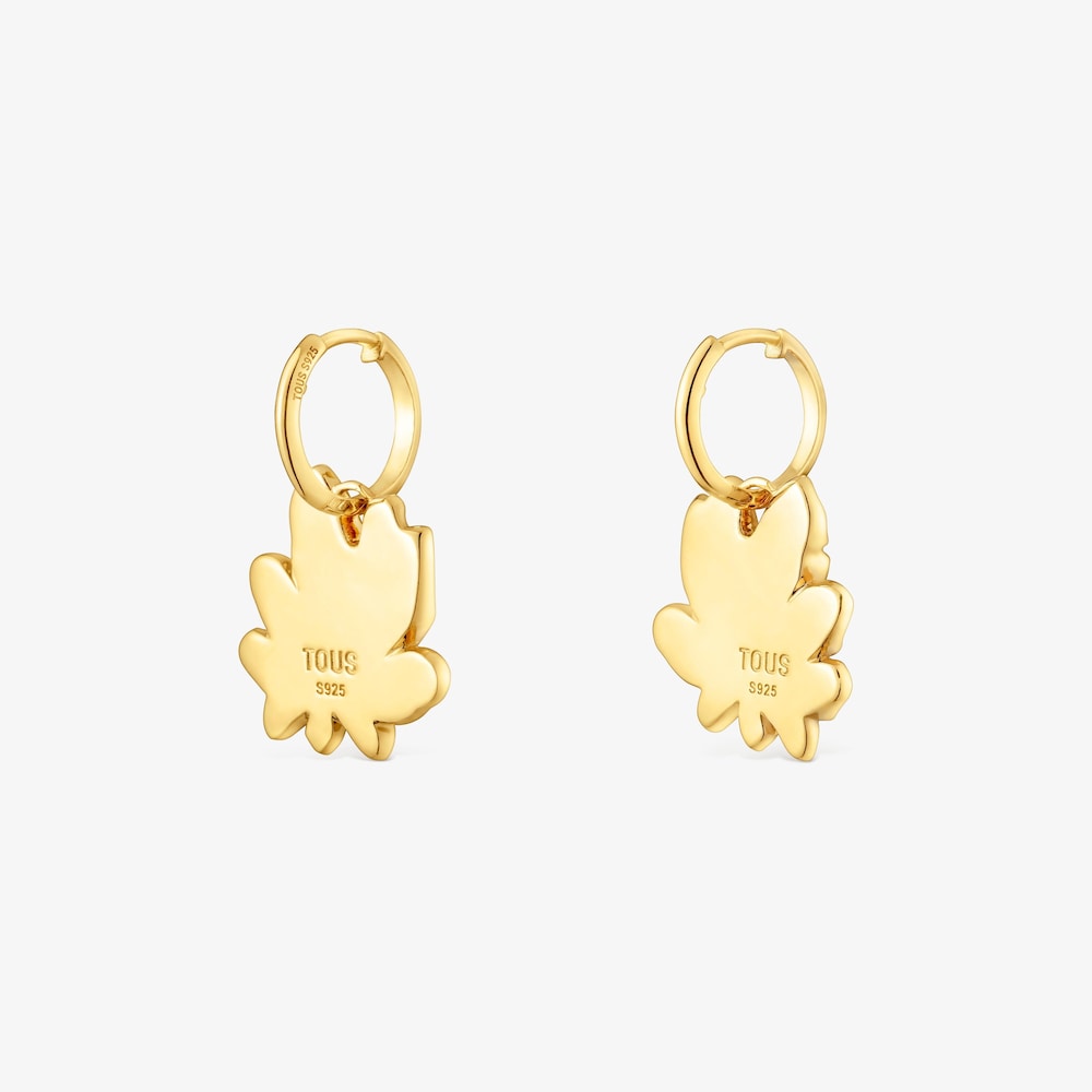 Pendientes de aro cortos con ba&ntilde;o de oro 18 kt sobre plata y motivo Yagrumo