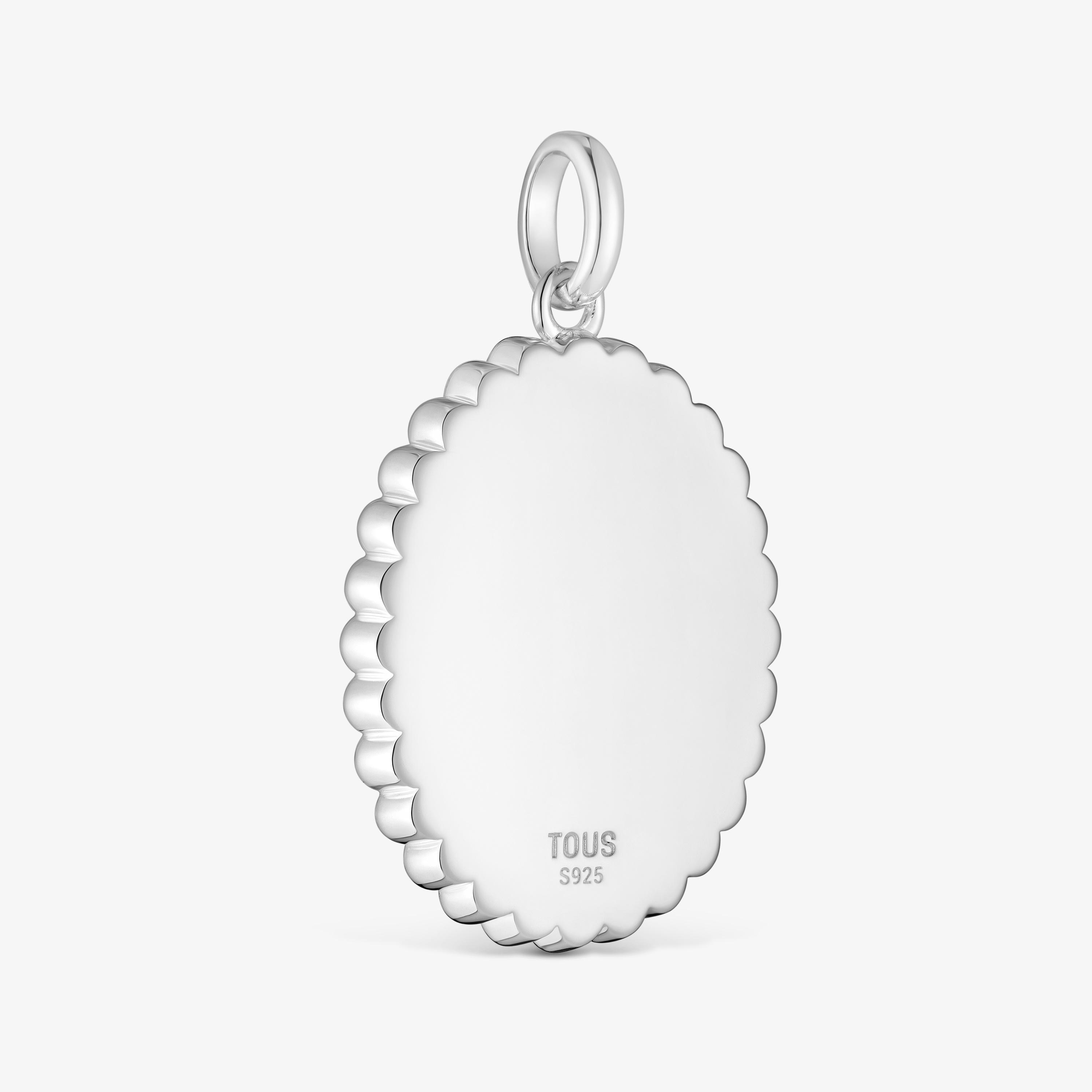 Silver medallion Pendant Basics