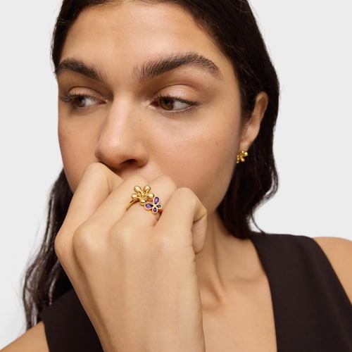 Ring with 18kt gold plating over silver and amethyst Daisy