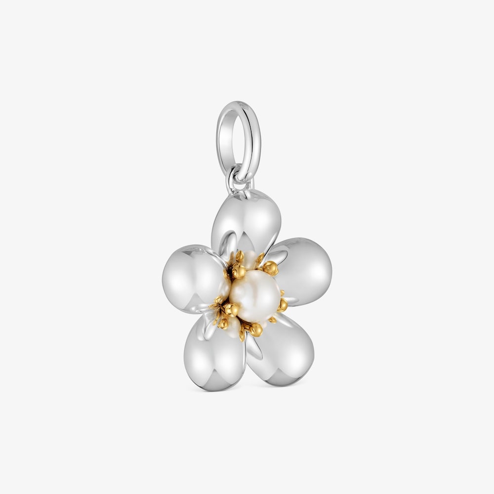 Dvoubarevn&yacute; Př&iacute;věsek s&nbsp;motivem květiny a&nbsp;uměle vypěstovanou perlou Daisy