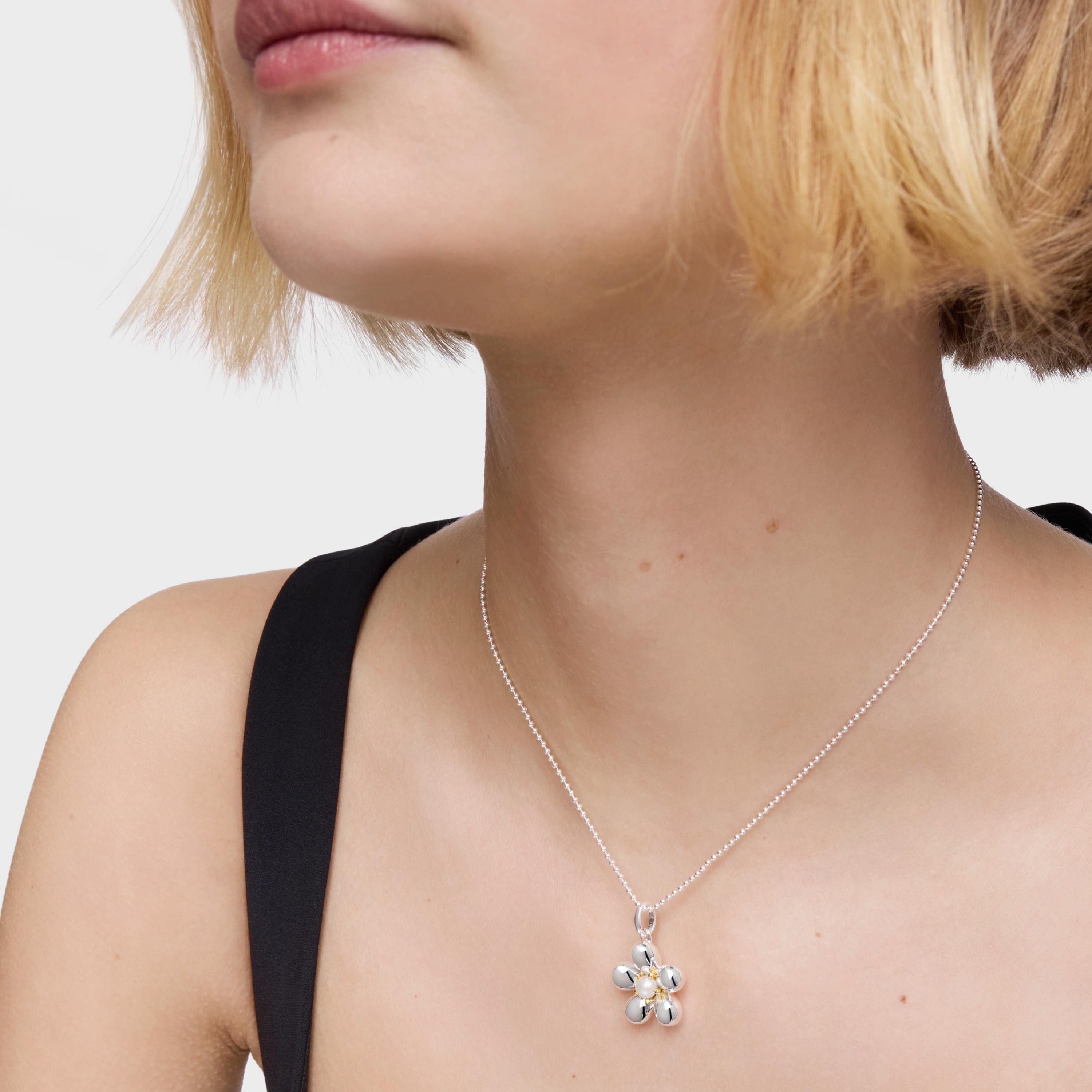 Two-tone flower Pendant with cultured pearl Daisy