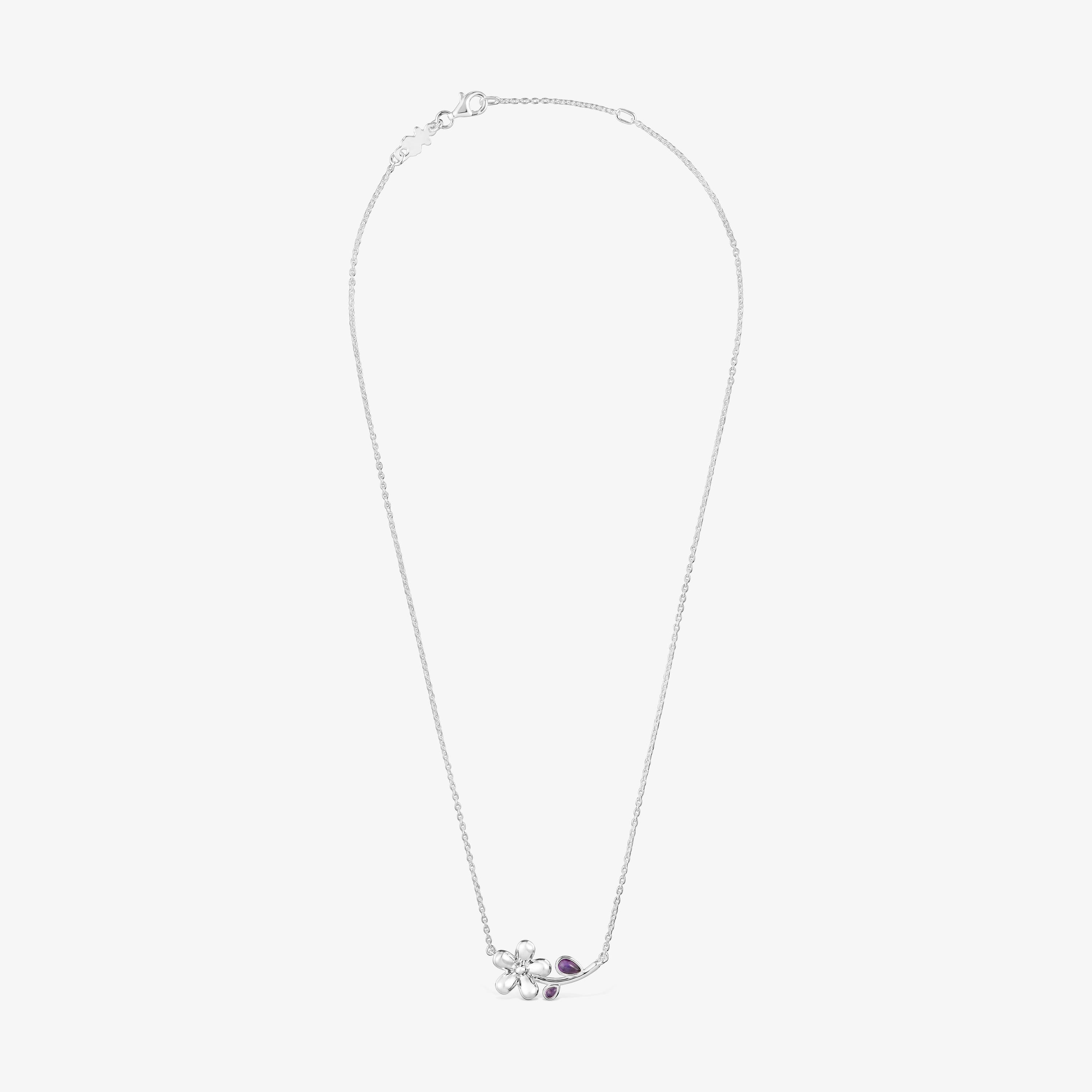 Short silver Necklace with amethyst Daisy