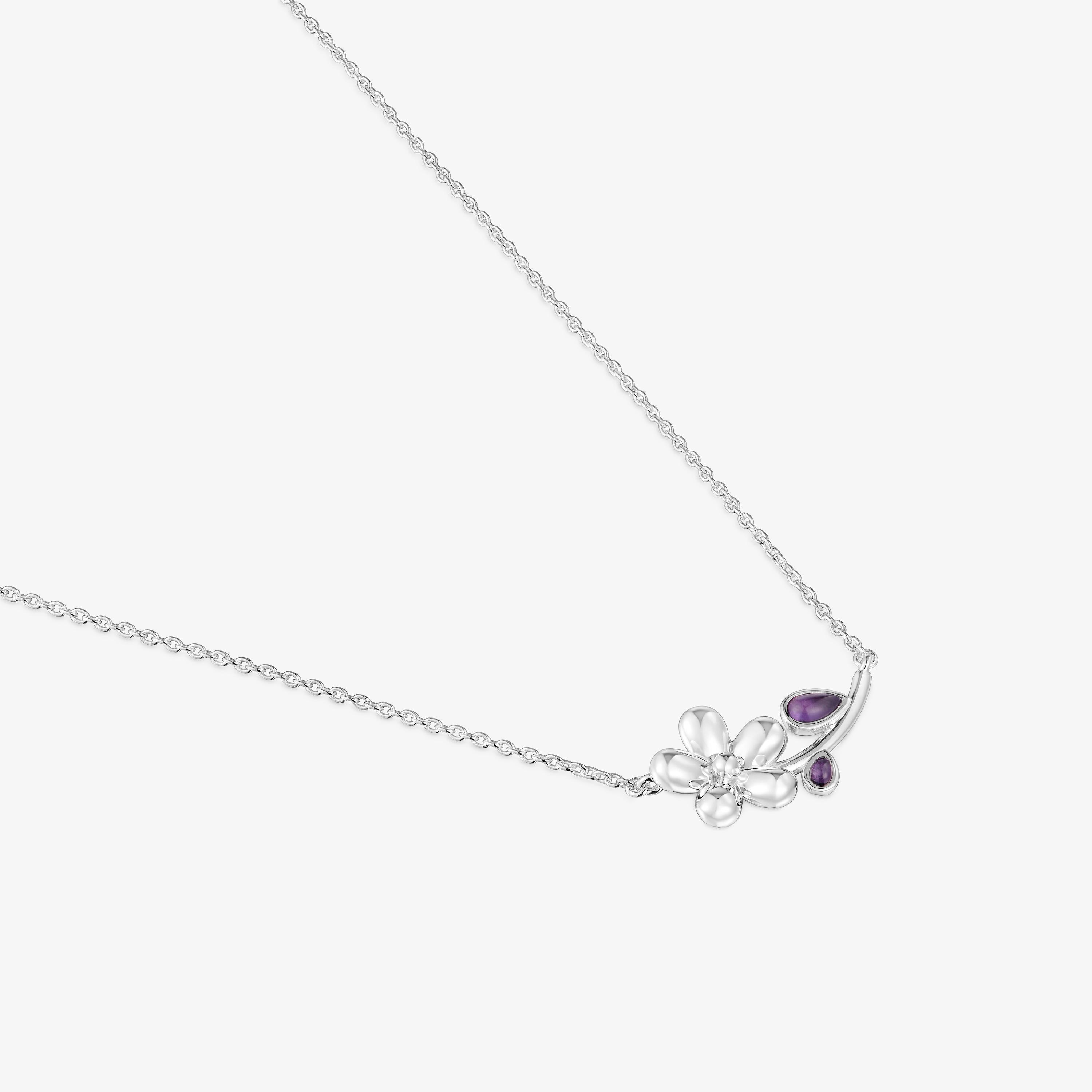Short silver Necklace with amethyst Daisy