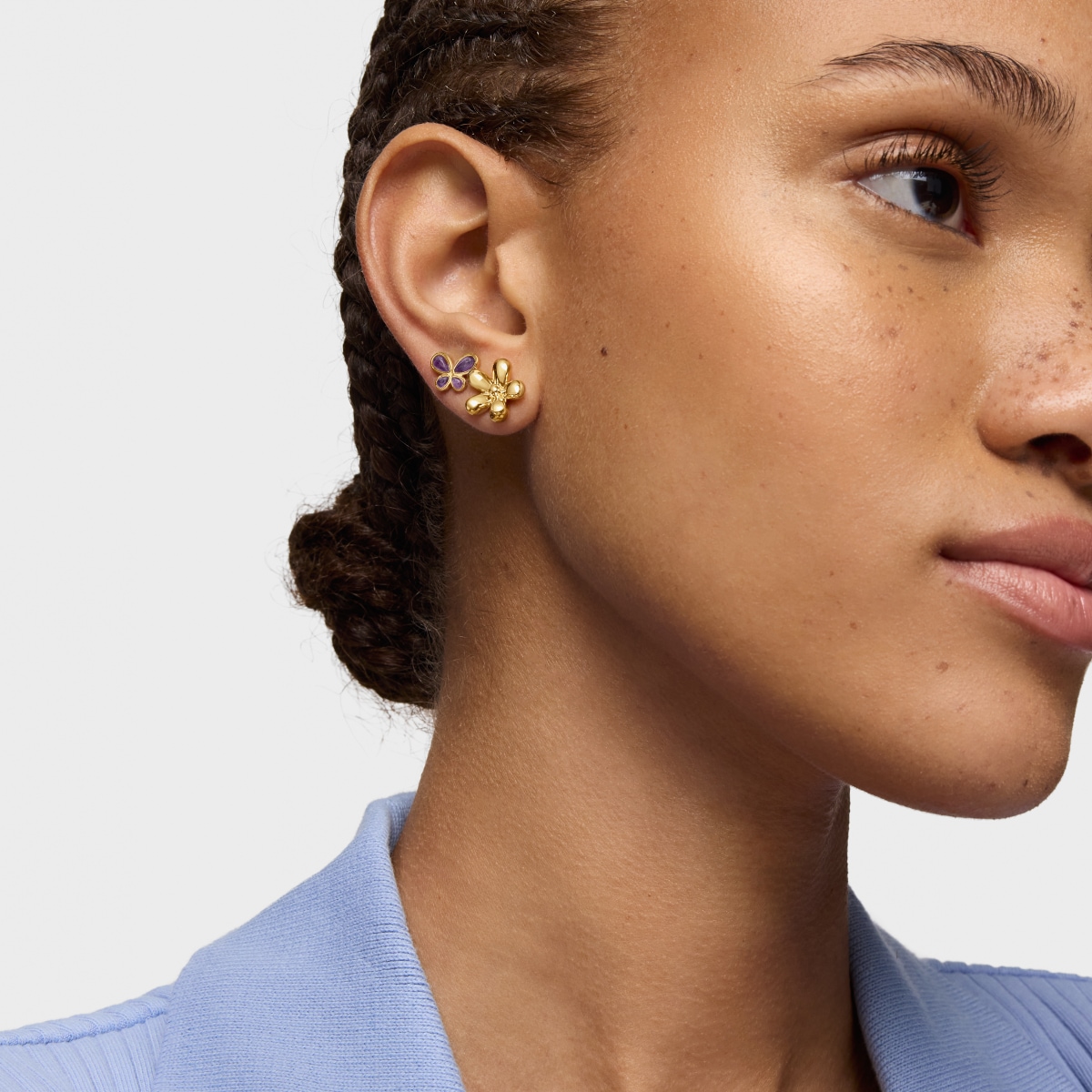 Pendientes con baño de oro de 18 kt sobre plata y amatista Daisy