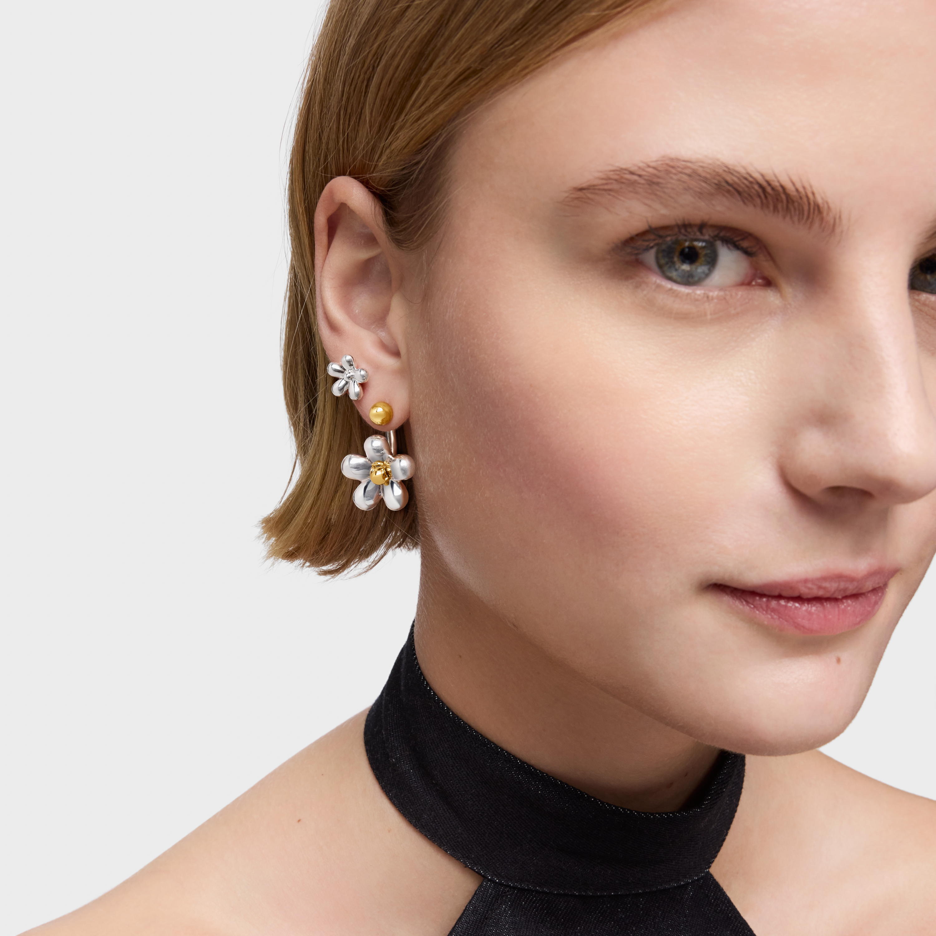 Short two-tone flower Earrings Daisy