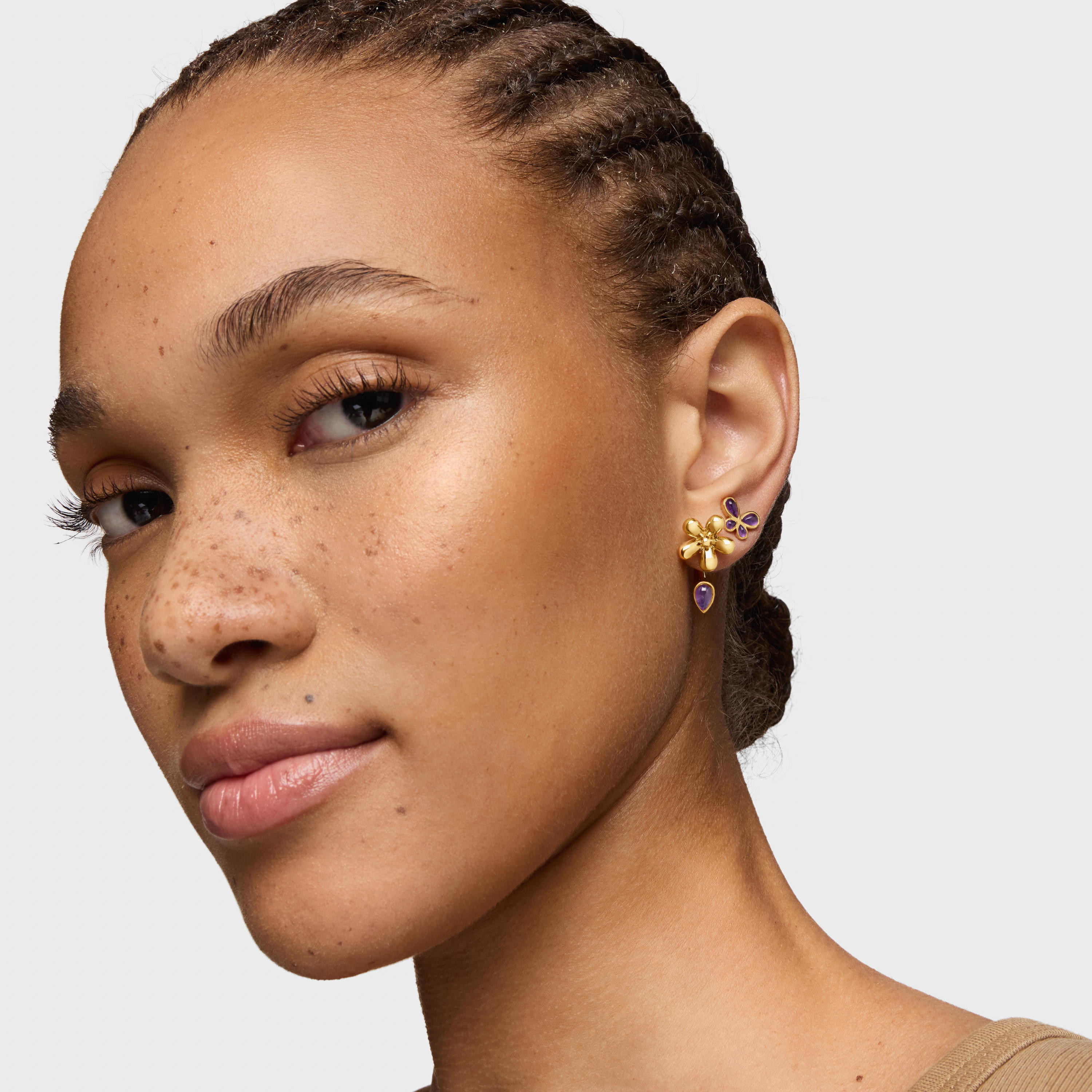 Flower Earrings with 18kt gold plating over silver and amethyst Daisy