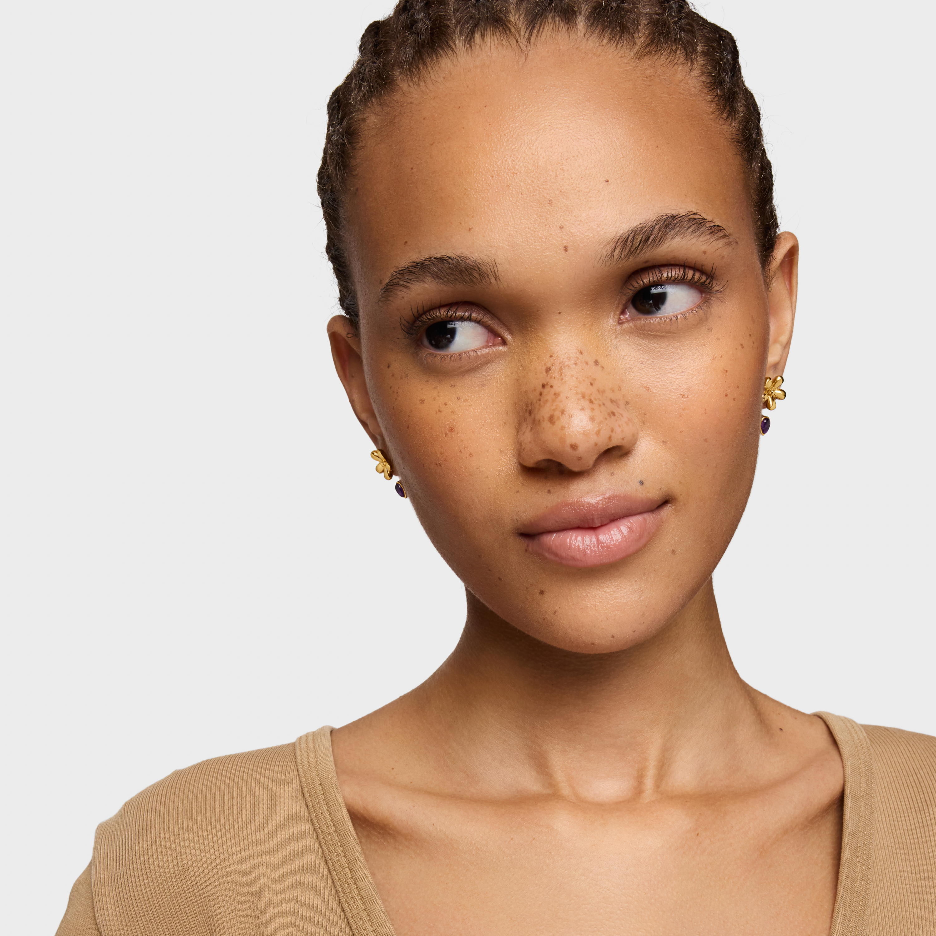 Flower Earrings with 18kt gold plating over silver and amethyst Daisy