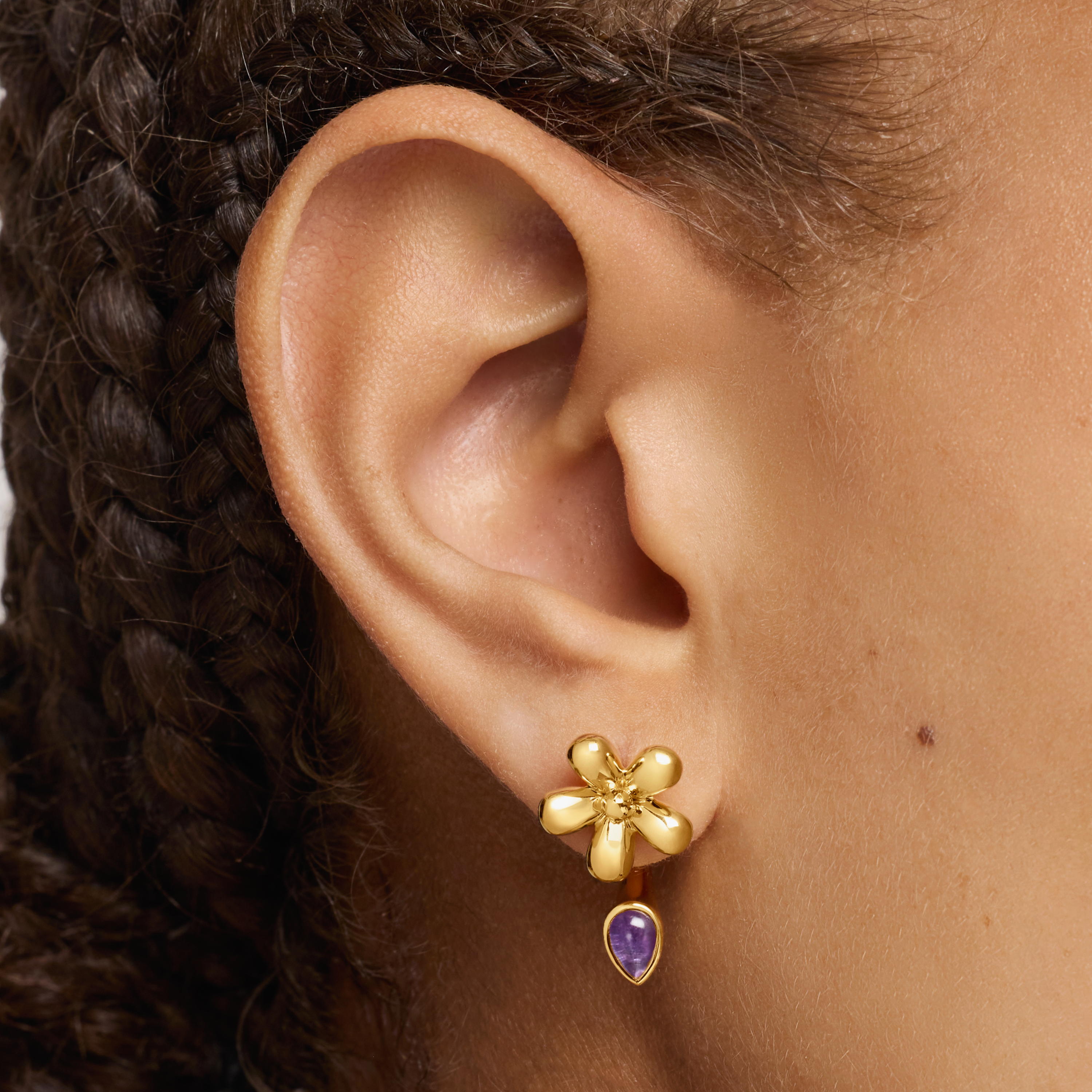 Flower Earrings with 18kt gold plating over silver and amethyst Daisy