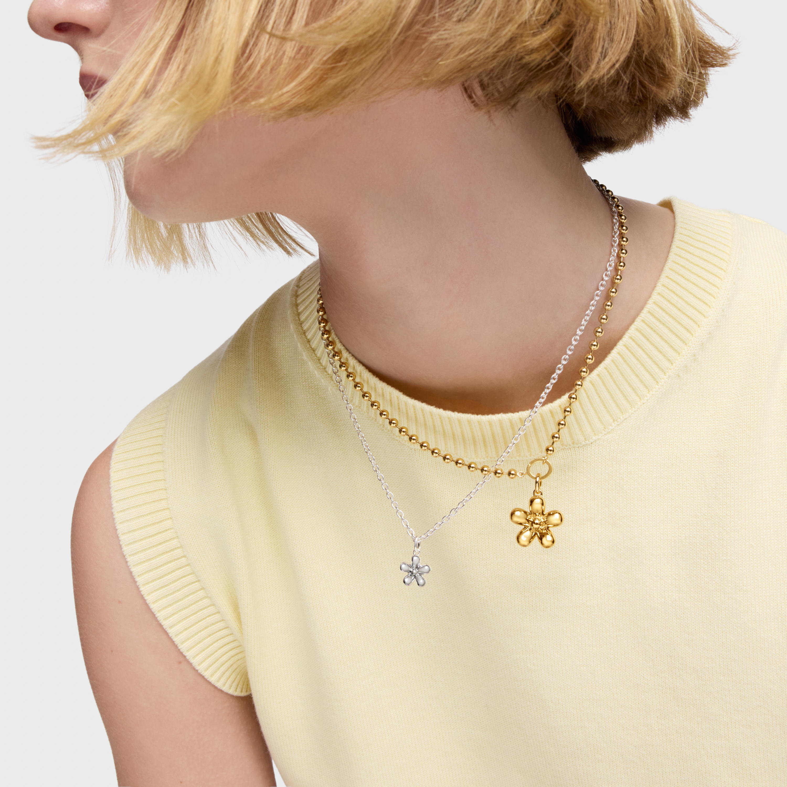 Short silver flower Necklace Daisy