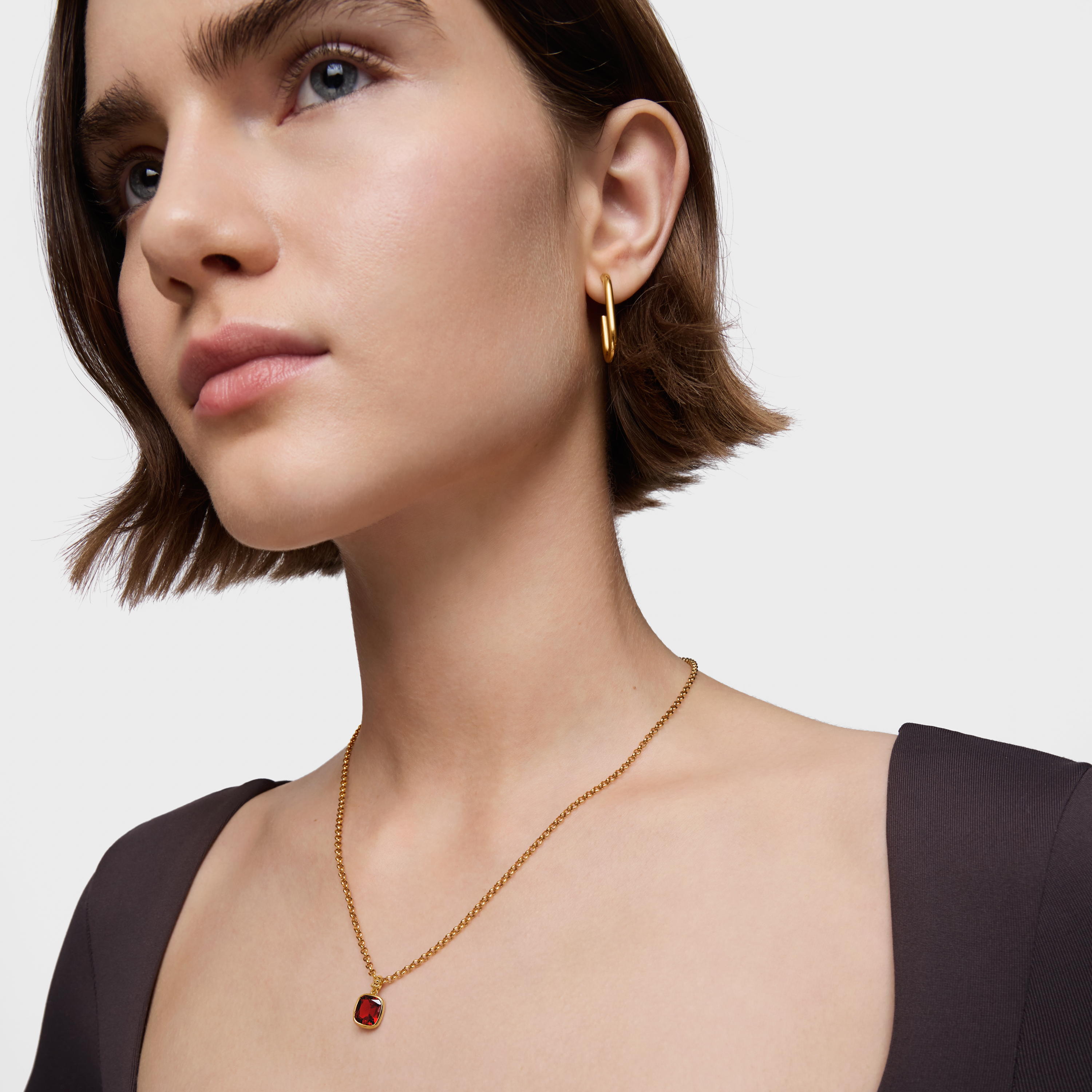 Small 18K gold vermeil Pendant with garnet Medallions