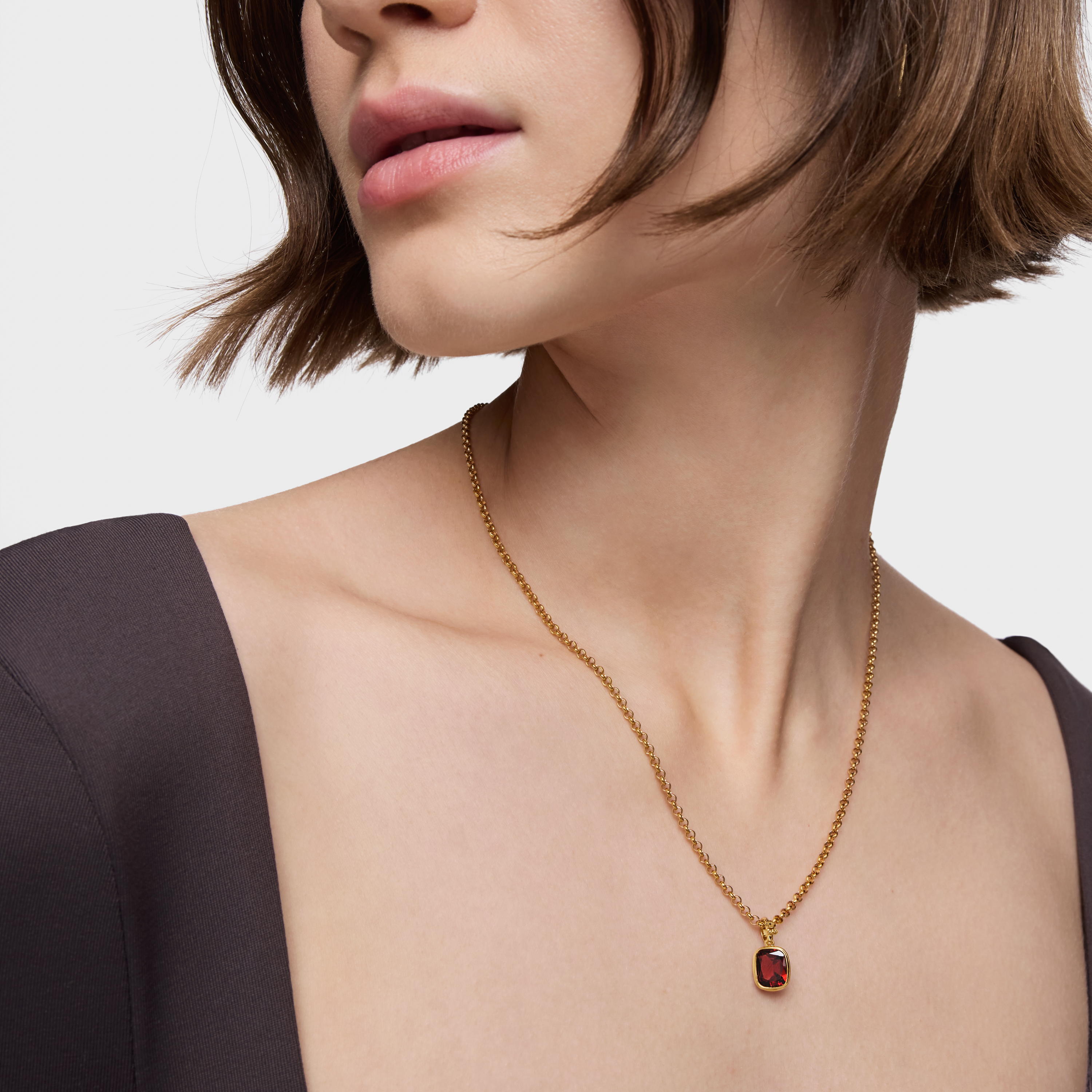 Small 18K gold vermeil Pendant with garnet Medallions