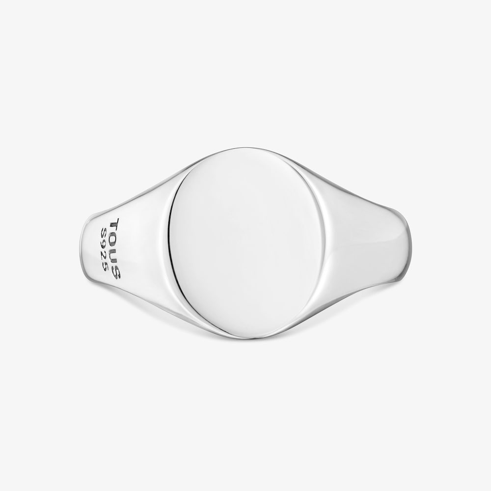 Wykonany z postarzanego srebra sygnet z kwadratowym motywem TOUS Man