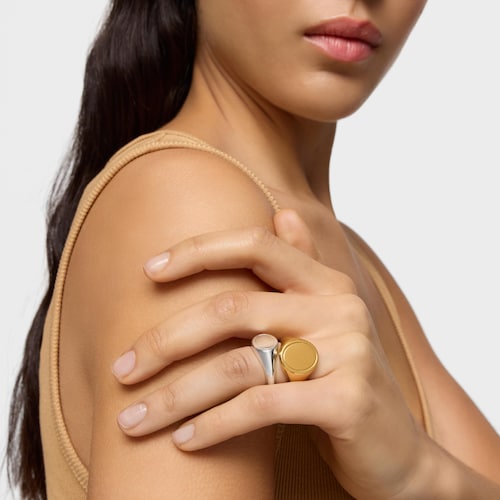 Anillo sello con baño de oro 18 kt sobre plata 16 mm TOUS Basics