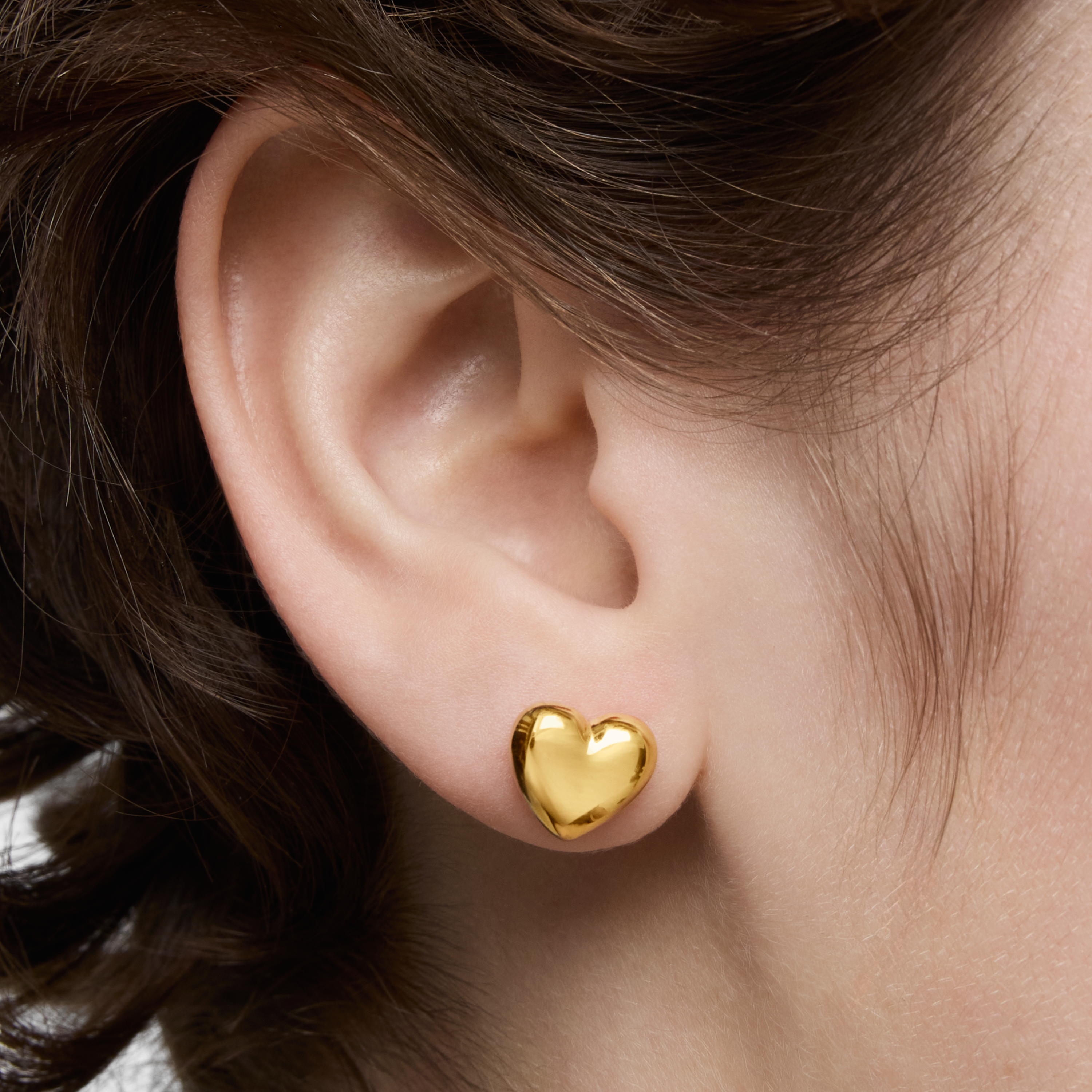 Pendientes cortos con baño de oro 18 kt sobre plata y motivo corazón Garden Of Love