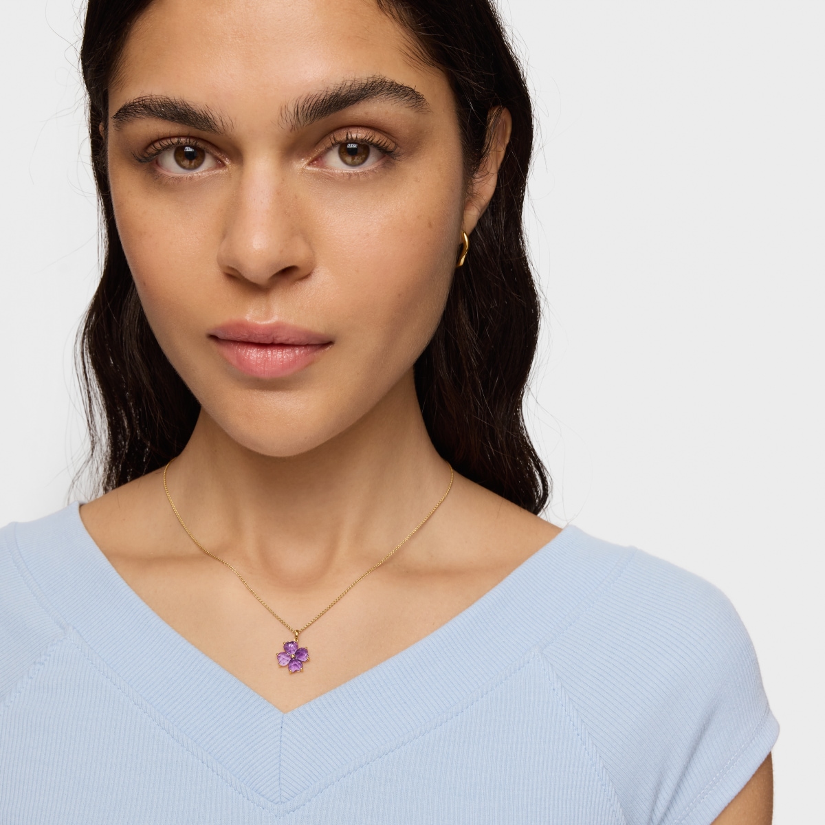 Gold Pendant with amethyst Daisy
