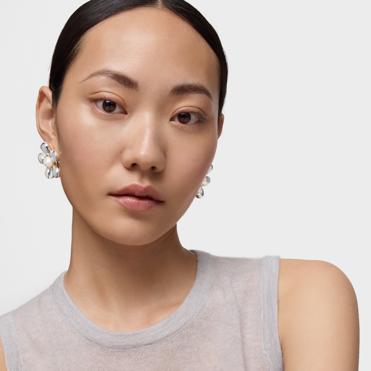 Two-tone flower Earrings with 36 mm cultured pearls Daisy