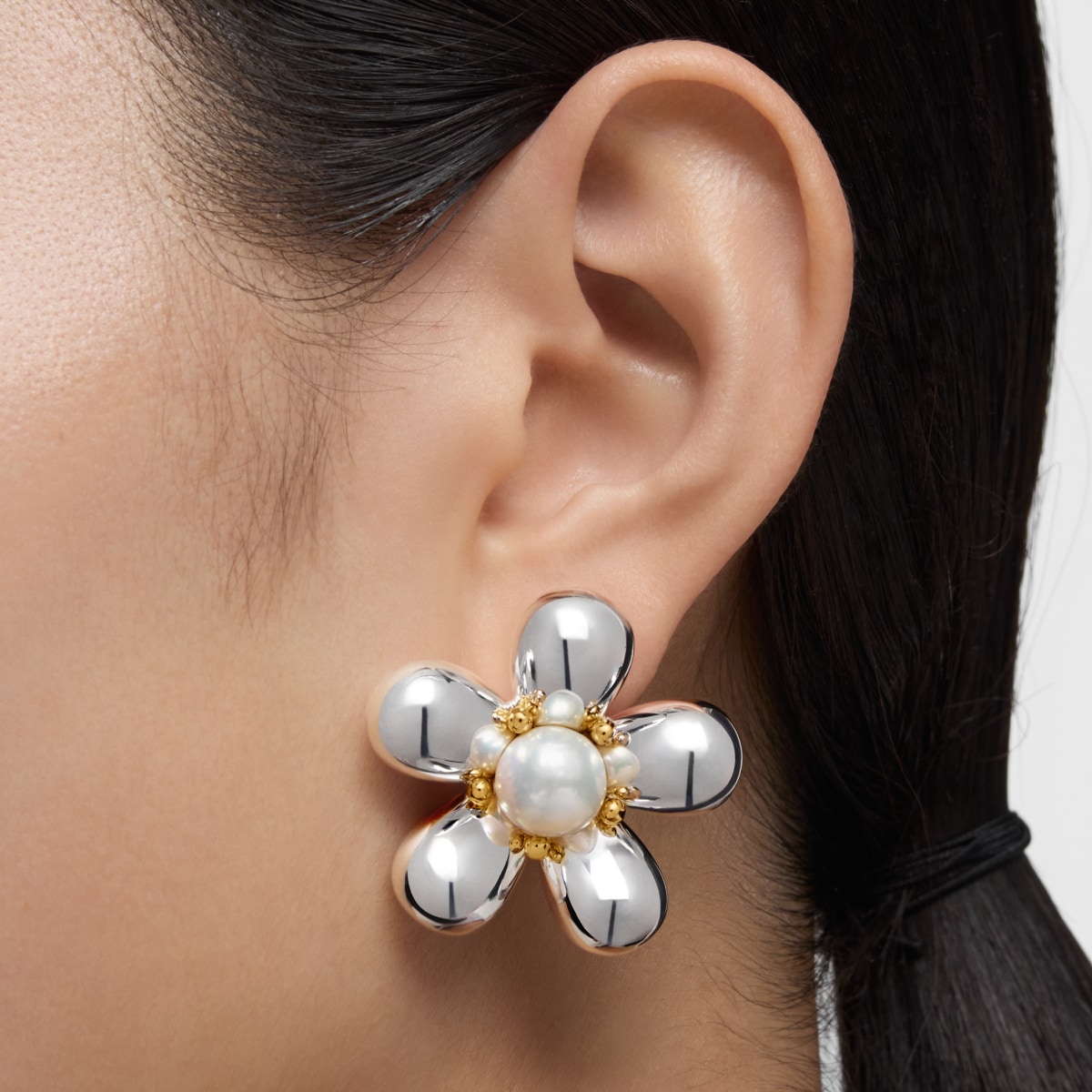 Two-tone flower Earrings with 36 mm cultured pearls Daisy