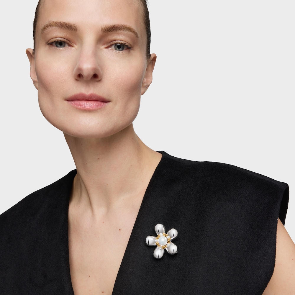 Dwukolorowa Broszka 44 mm z motywem kwiatu i perłą hodowlaną Daisy