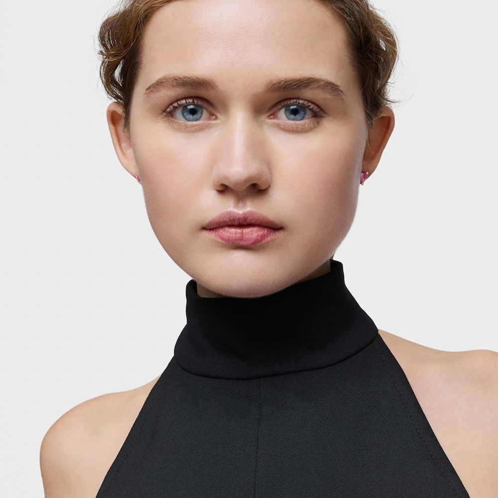 Les jardins et la richesse chromatique des pierres pr&eacute;cieuses cr&eacute;&eacute;es en laboratoire ont inspir&eacute; cette s&eacute;lection de bijoux, con&ccedil;ue pour c&eacute;l&eacute;brer la Saint-Valentin avec des pi&egrave;ces ajour&eacute;es, des silhouettes en forme de c&oelig;ur et des d&eacute;tails uniques.