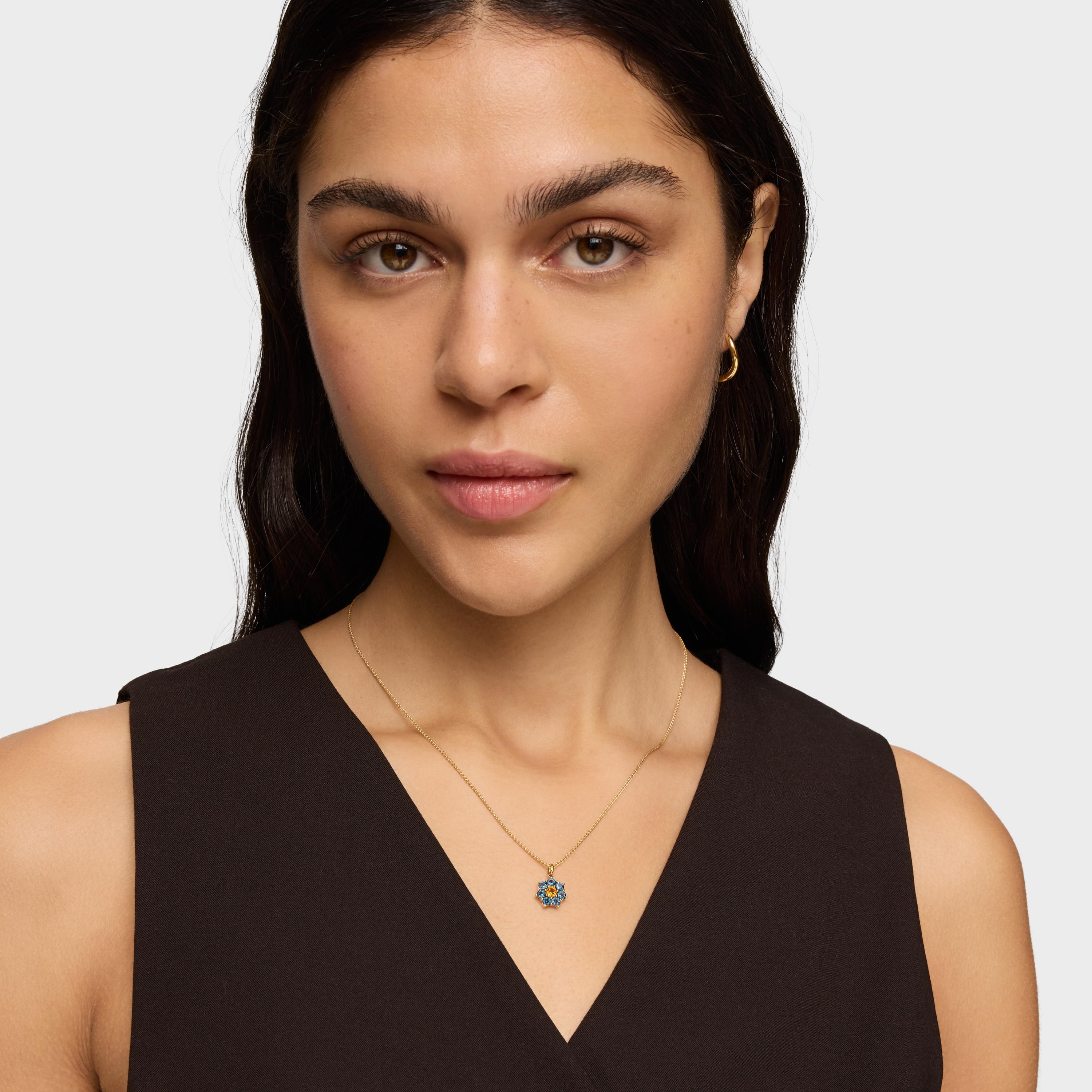 18K solid gold Pendant with gemstones Daisy