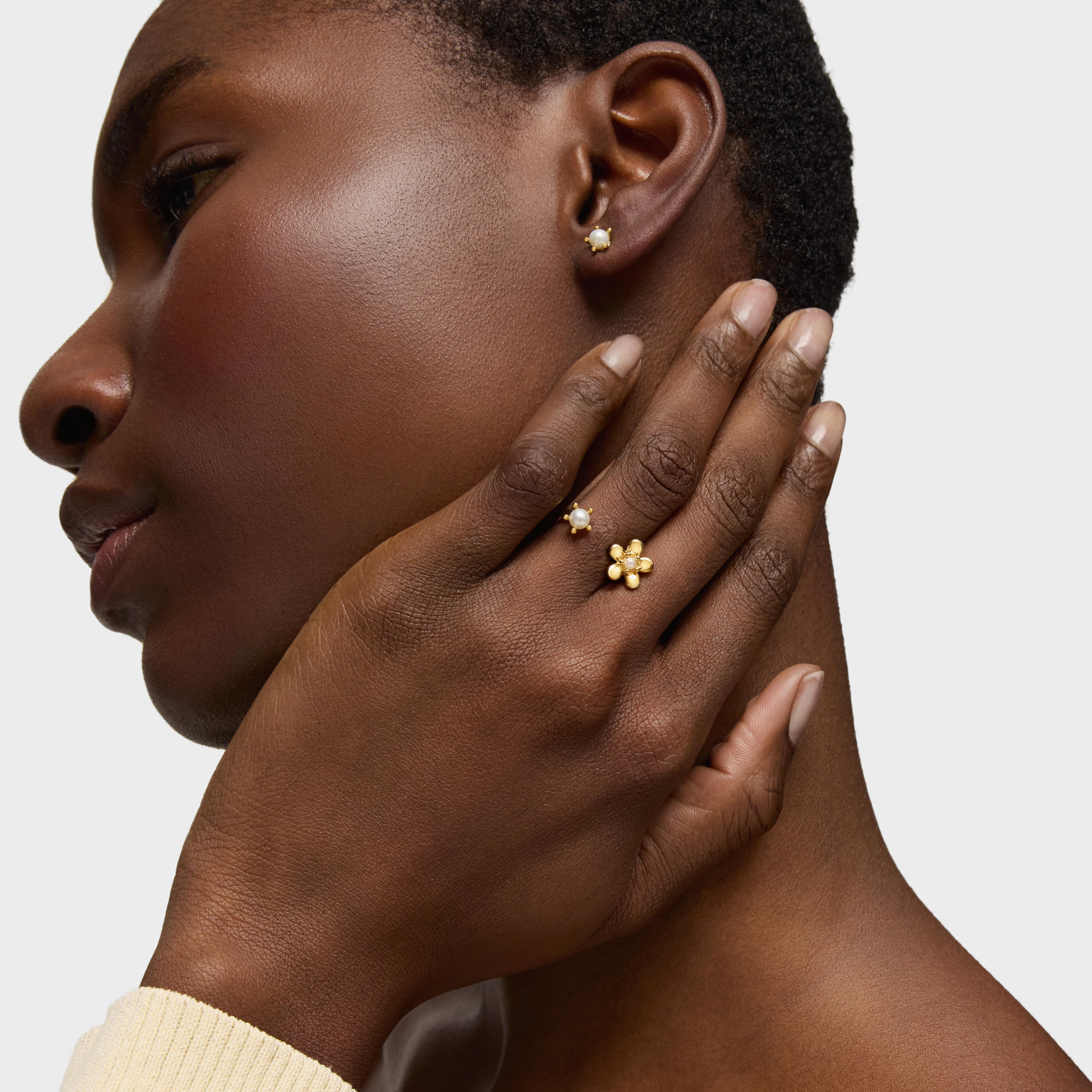 18K solid gold Open ring with cultured pearl Daisy