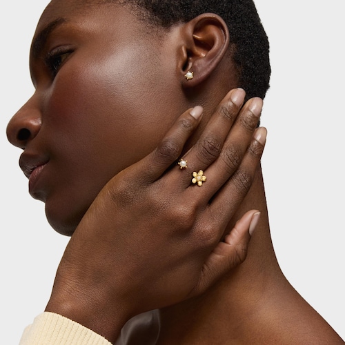 Gold Open ring with cultured pearl Daisy