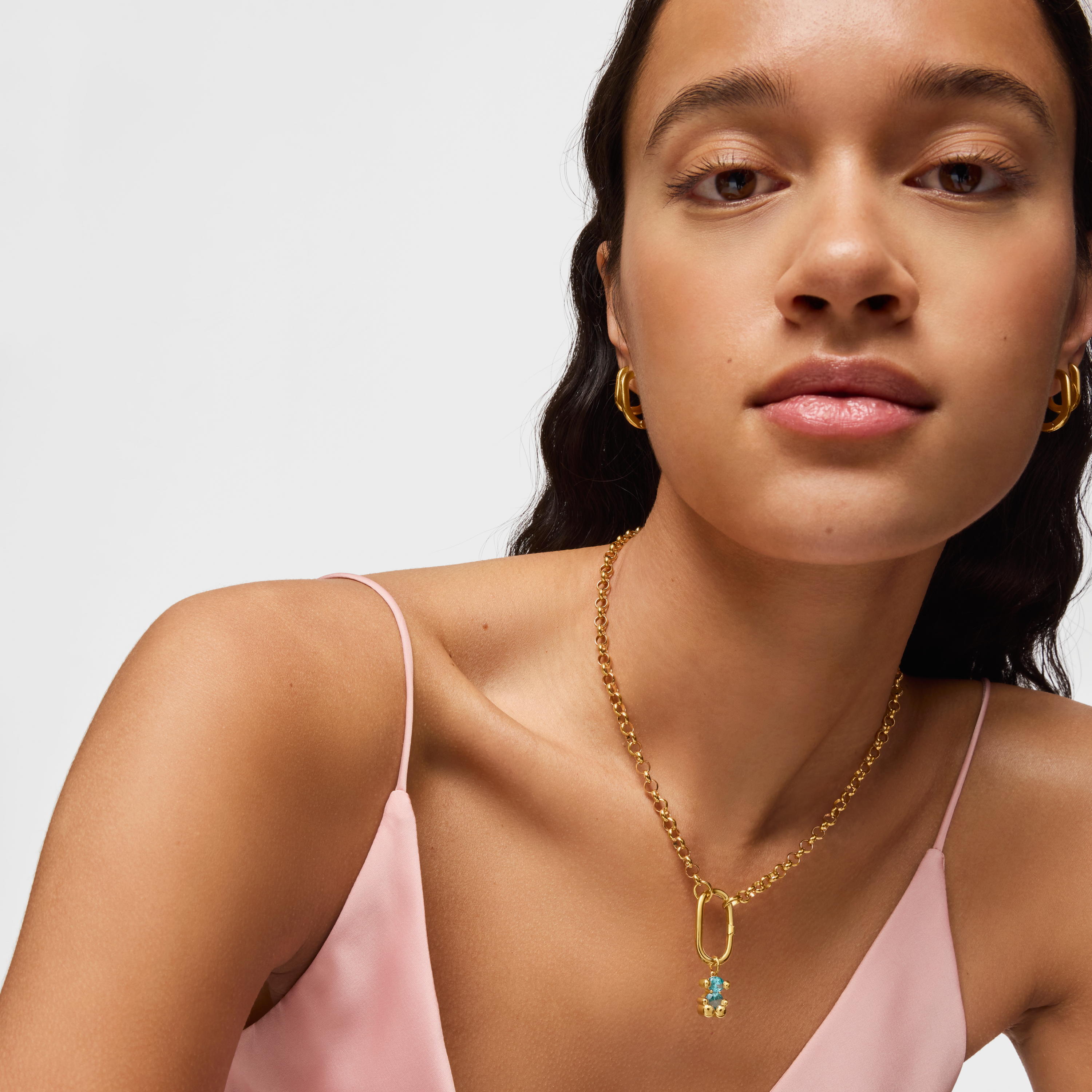 Small 18K gold vermeil bear motif Pendant and blue lab-grown sapphire Color Bear LGG